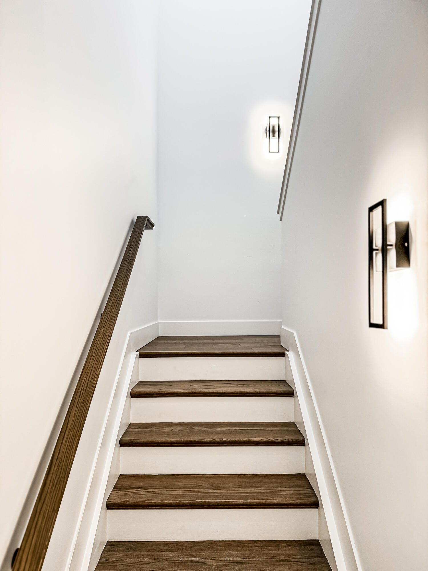 599 Manhattan Boulevard, 201 Property Photo 24