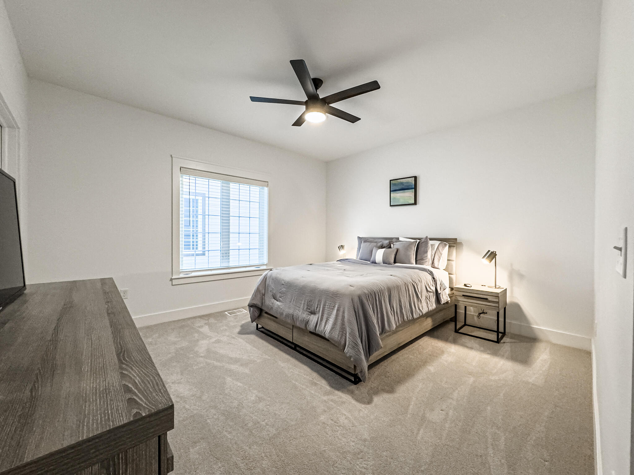 599 Manhattan Boulevard, 201 Property Photo 29