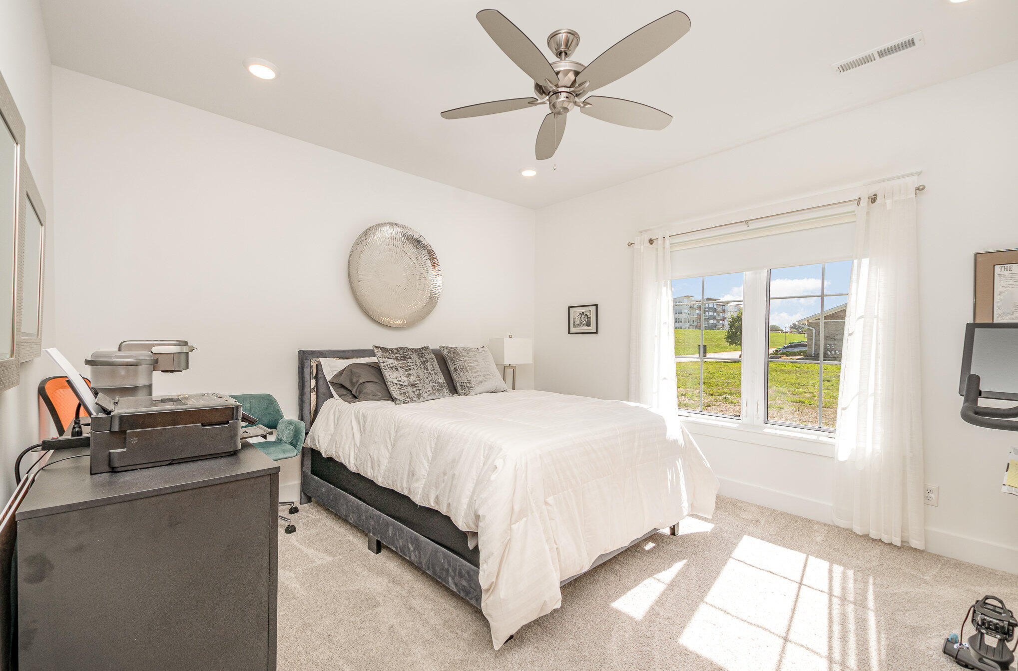 383 Manhattan Boulevard Property Photo 4
