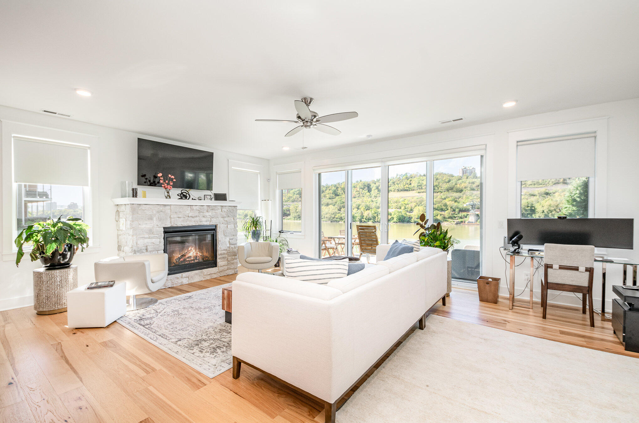 383 Manhattan Boulevard Property Photo 10
