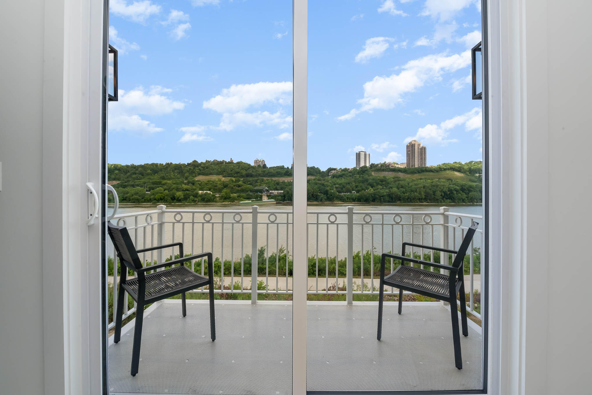 383 Manhattan Boulevard Property Photo 19