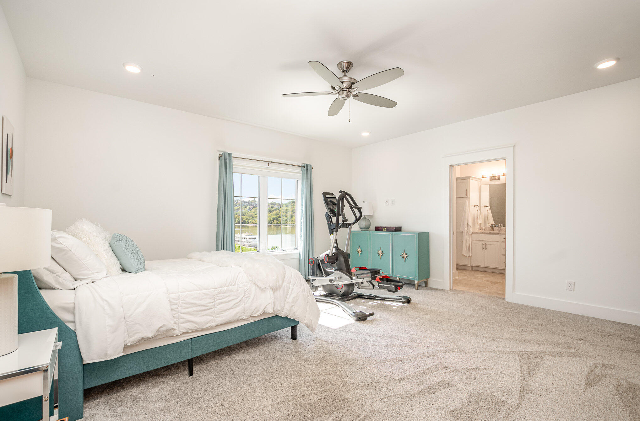 383 Manhattan Boulevard Property Photo 23