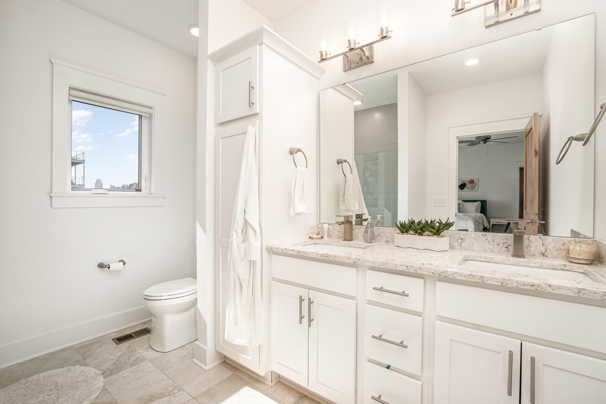 383 Manhattan Boulevard Property Photo 25