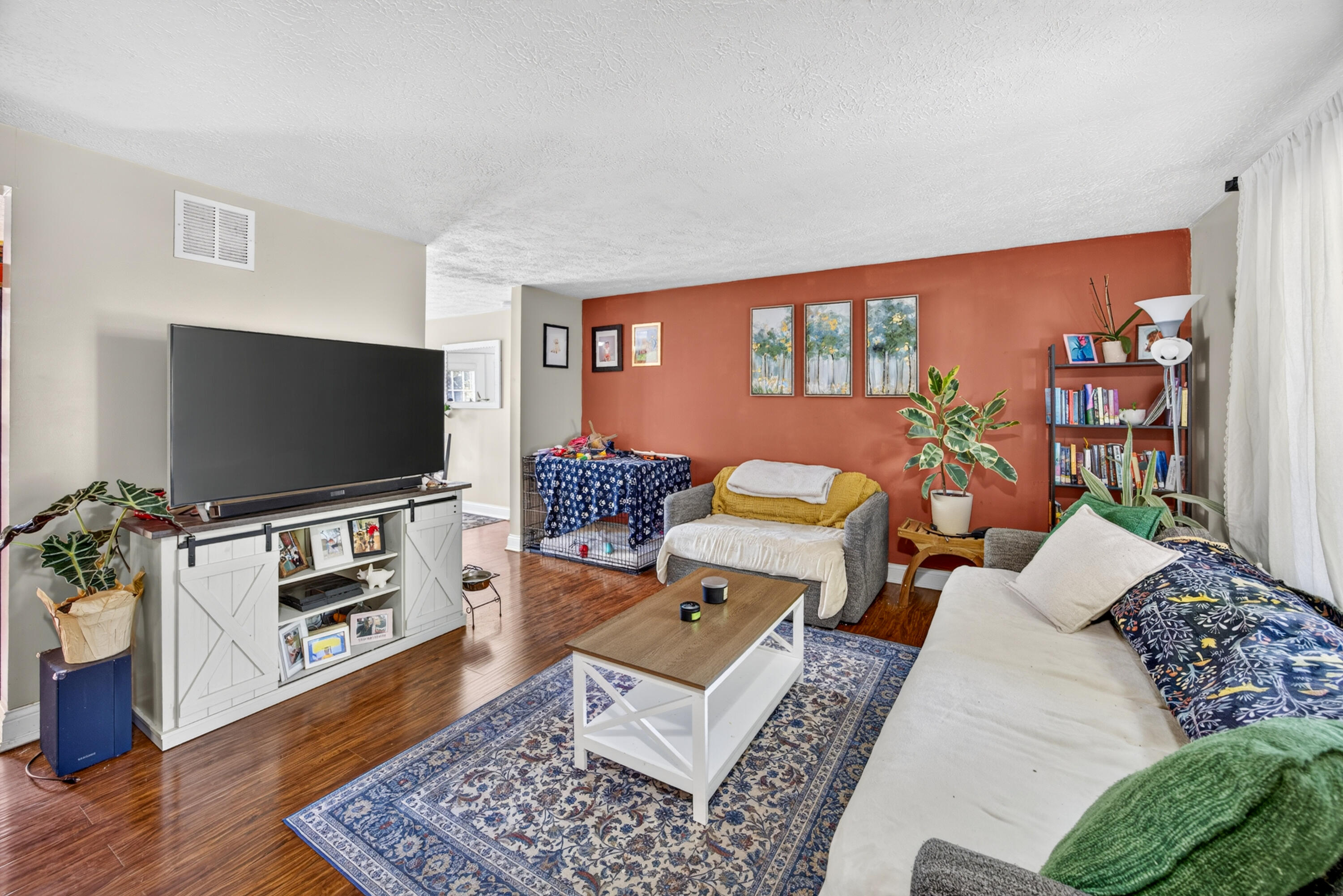 6194 Ridewood Court Property Photo 4