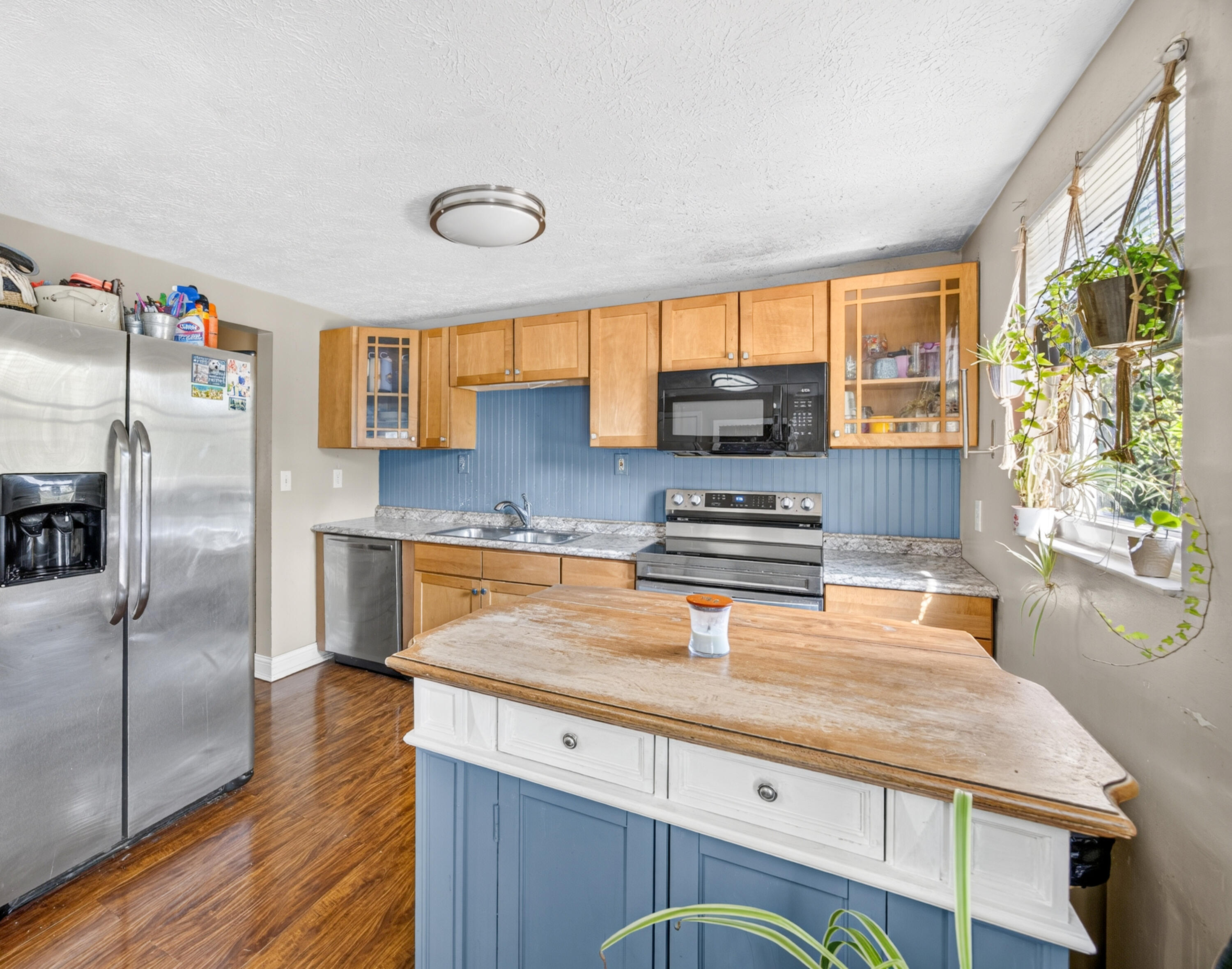 6194 Ridewood Court Property Photo 9