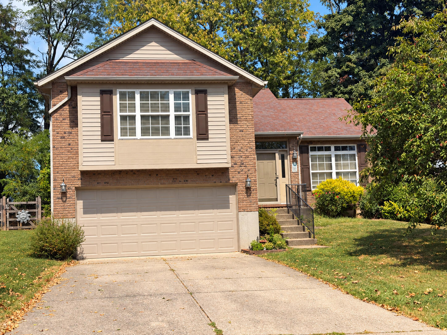 1228 Farmcrest Drive Property Photo 1
