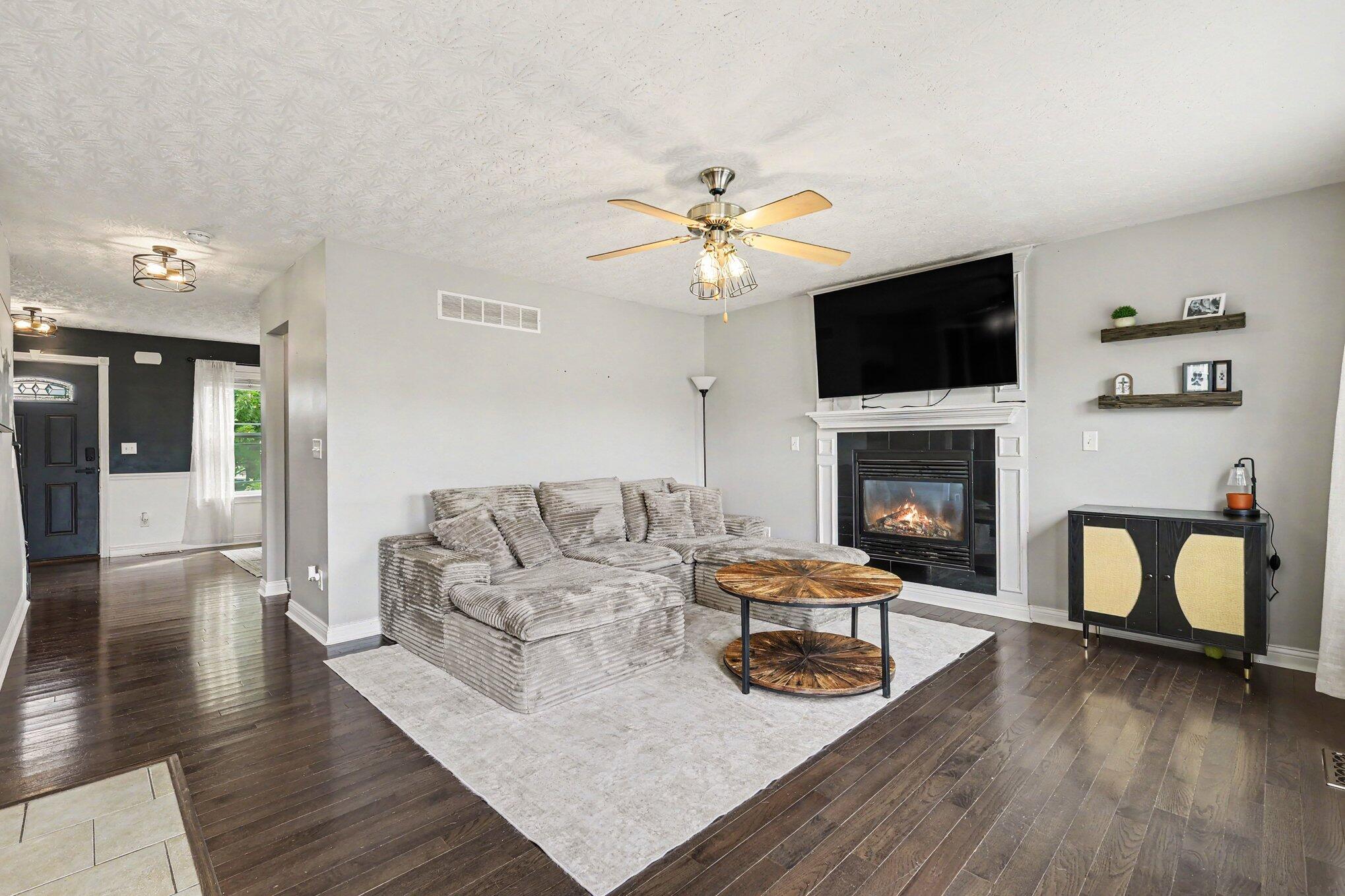 294 La Salle Court Property Photo 7