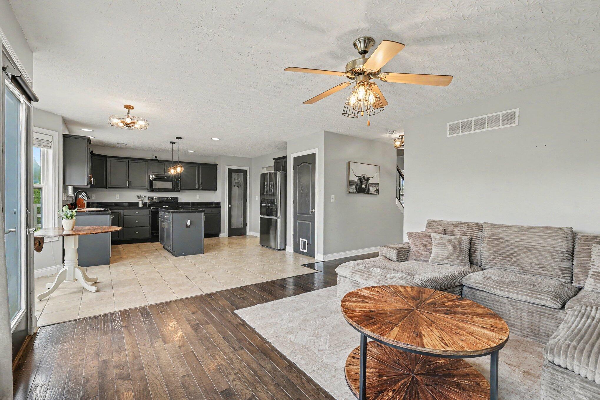 294 La Salle Court Property Photo 8