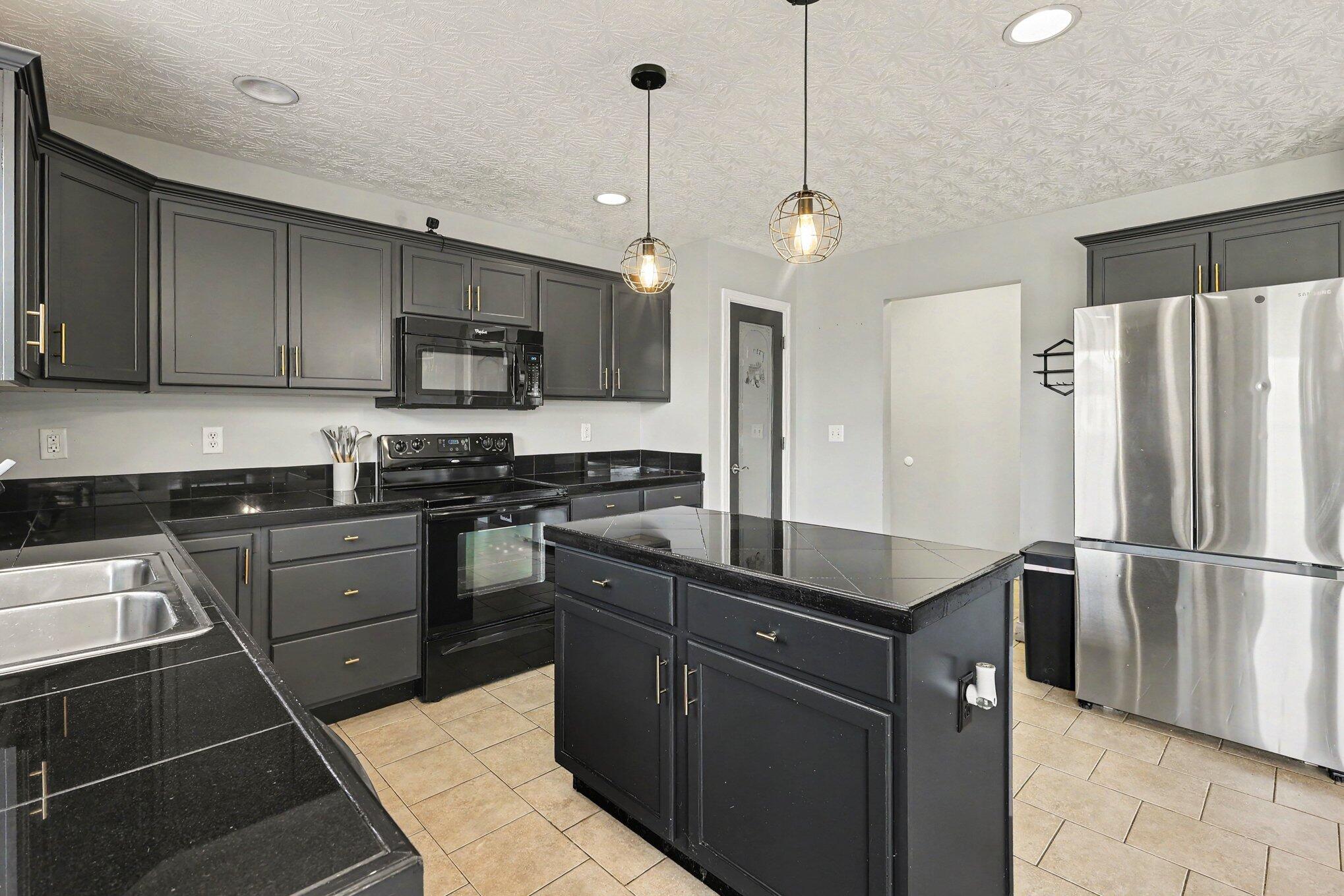 294 La Salle Court Property Photo 11