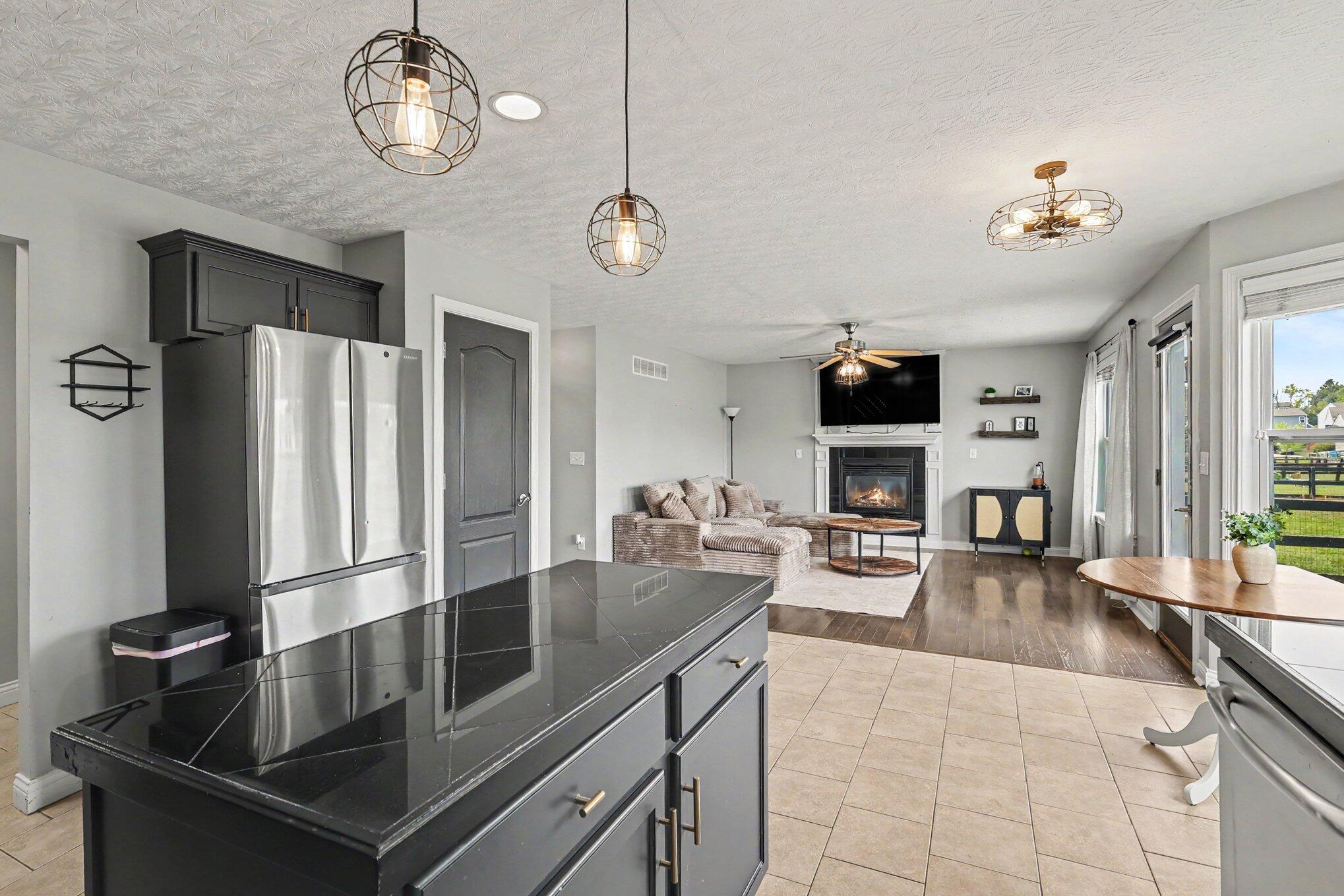 294 La Salle Court Property Photo 12