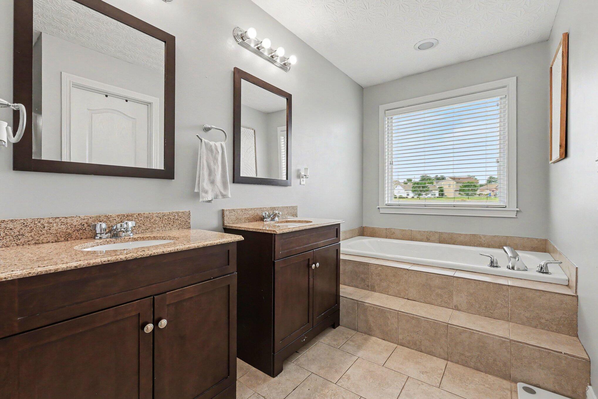 294 La Salle Court Property Photo 17