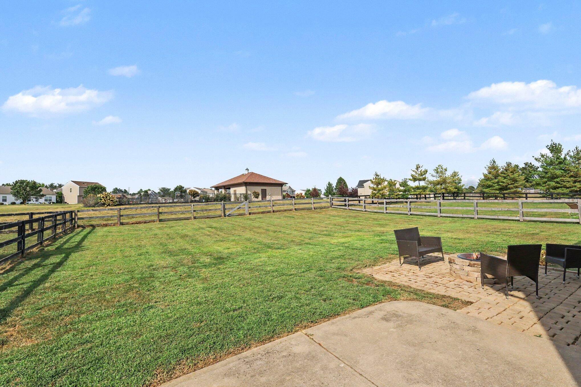 294 La Salle Court Property Photo 25