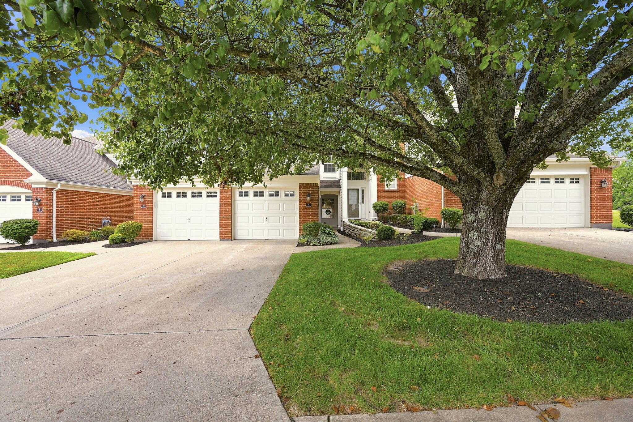 4 Springside Drive Property Photo 2