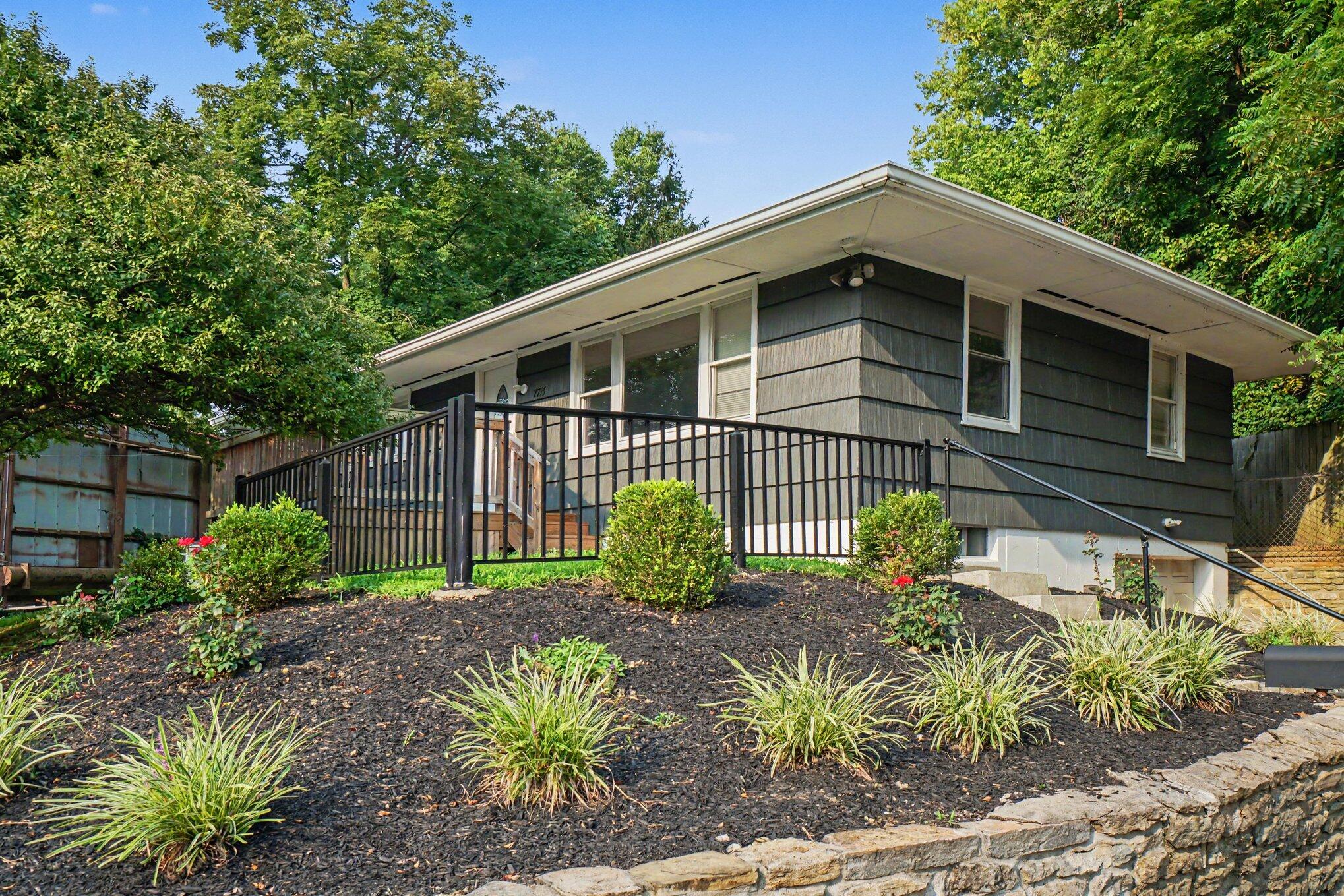 2715 James Avenue Property Photo 1
