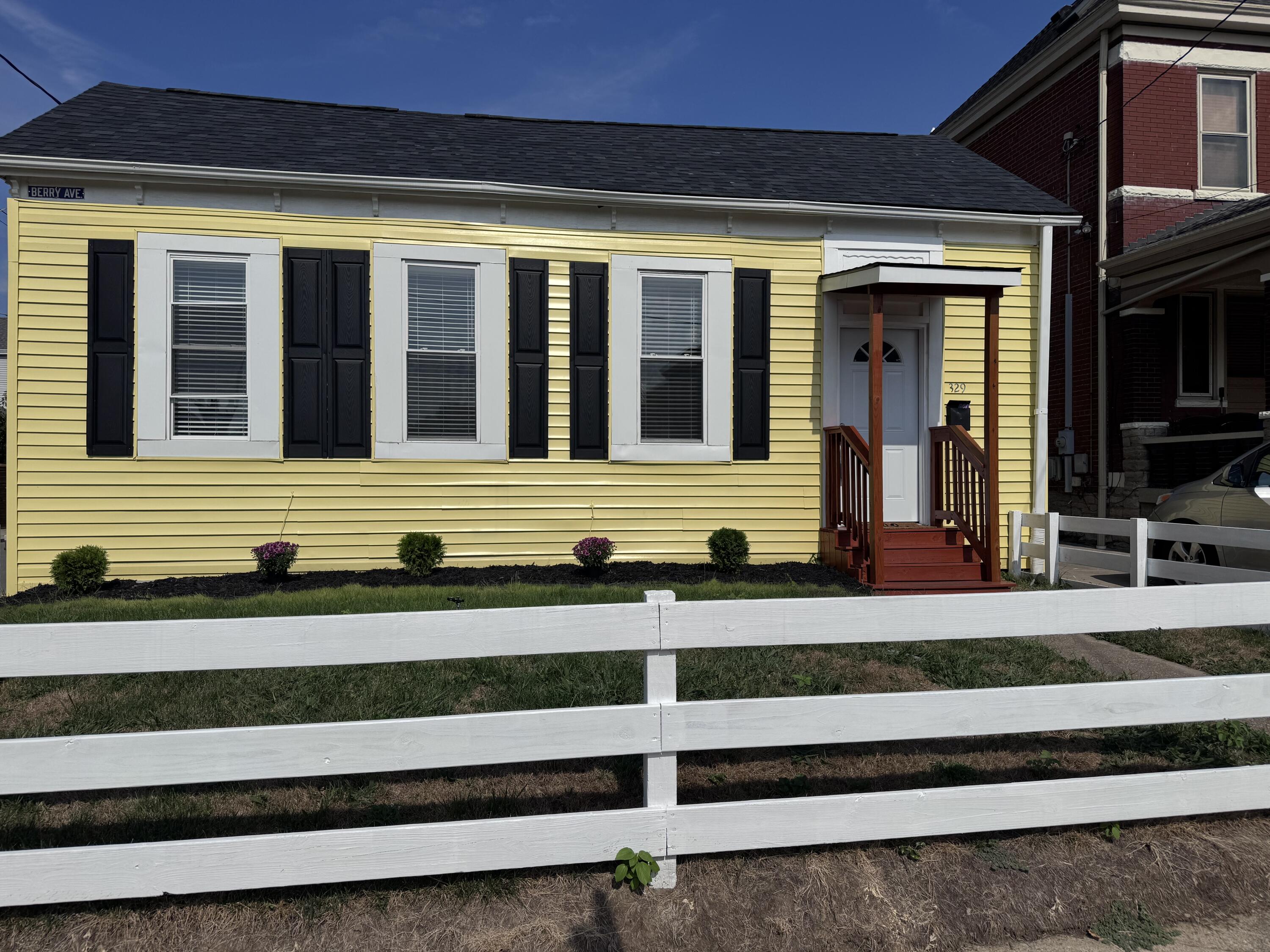 329 Berry Avenue Property Photo 19