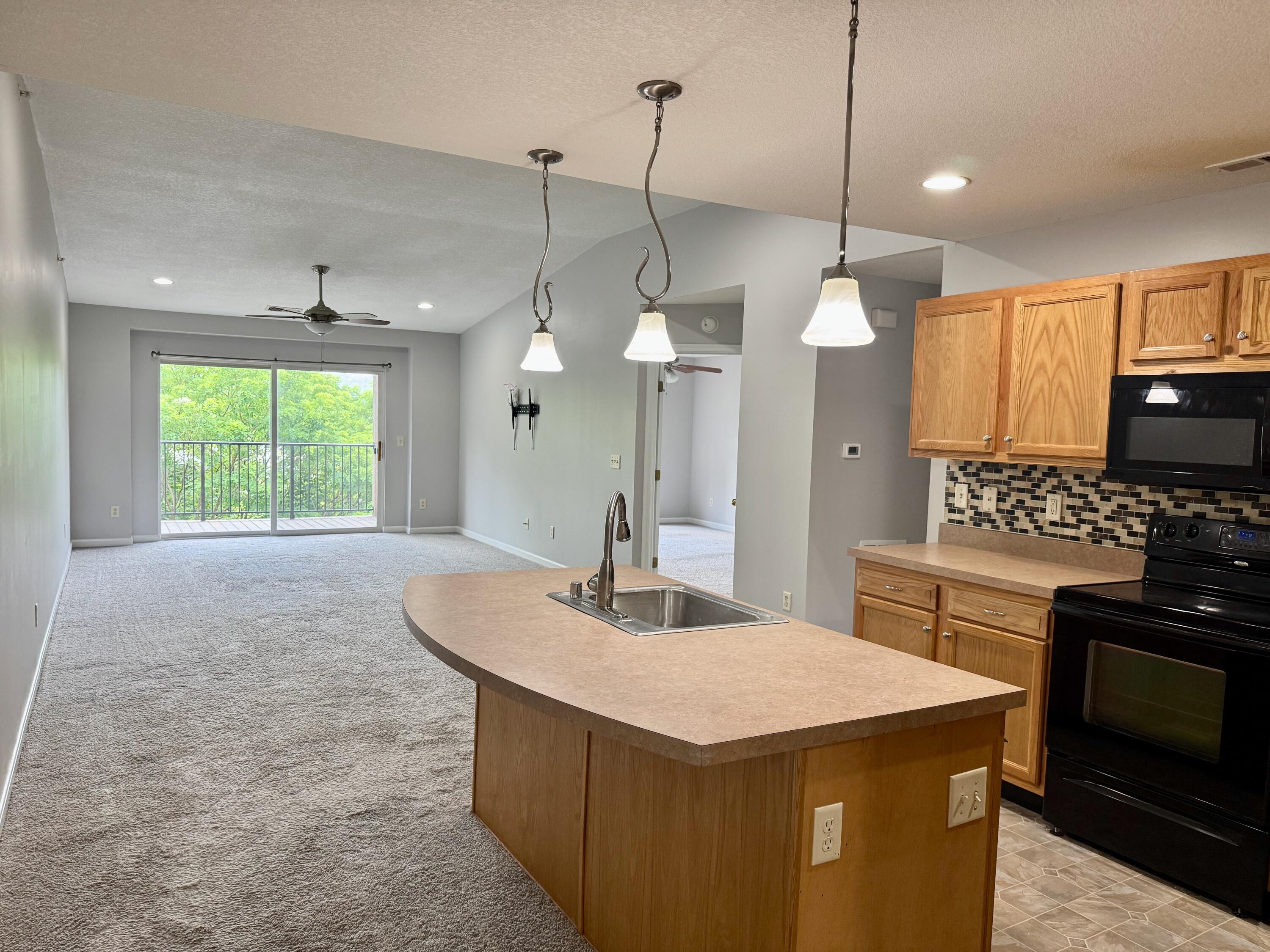 2255 Rolling Hills Drive Property Photo 4