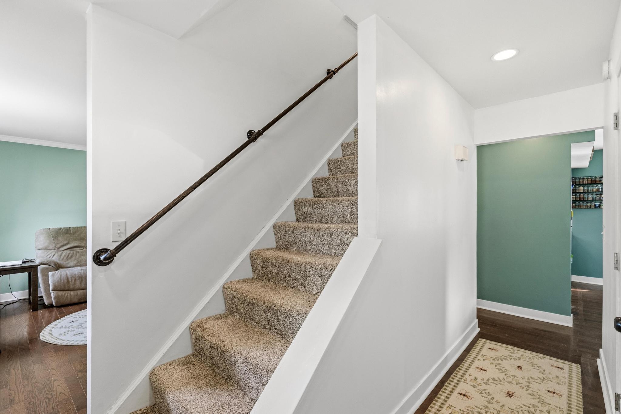 8599 Winthrop Circle Property Photo 6
