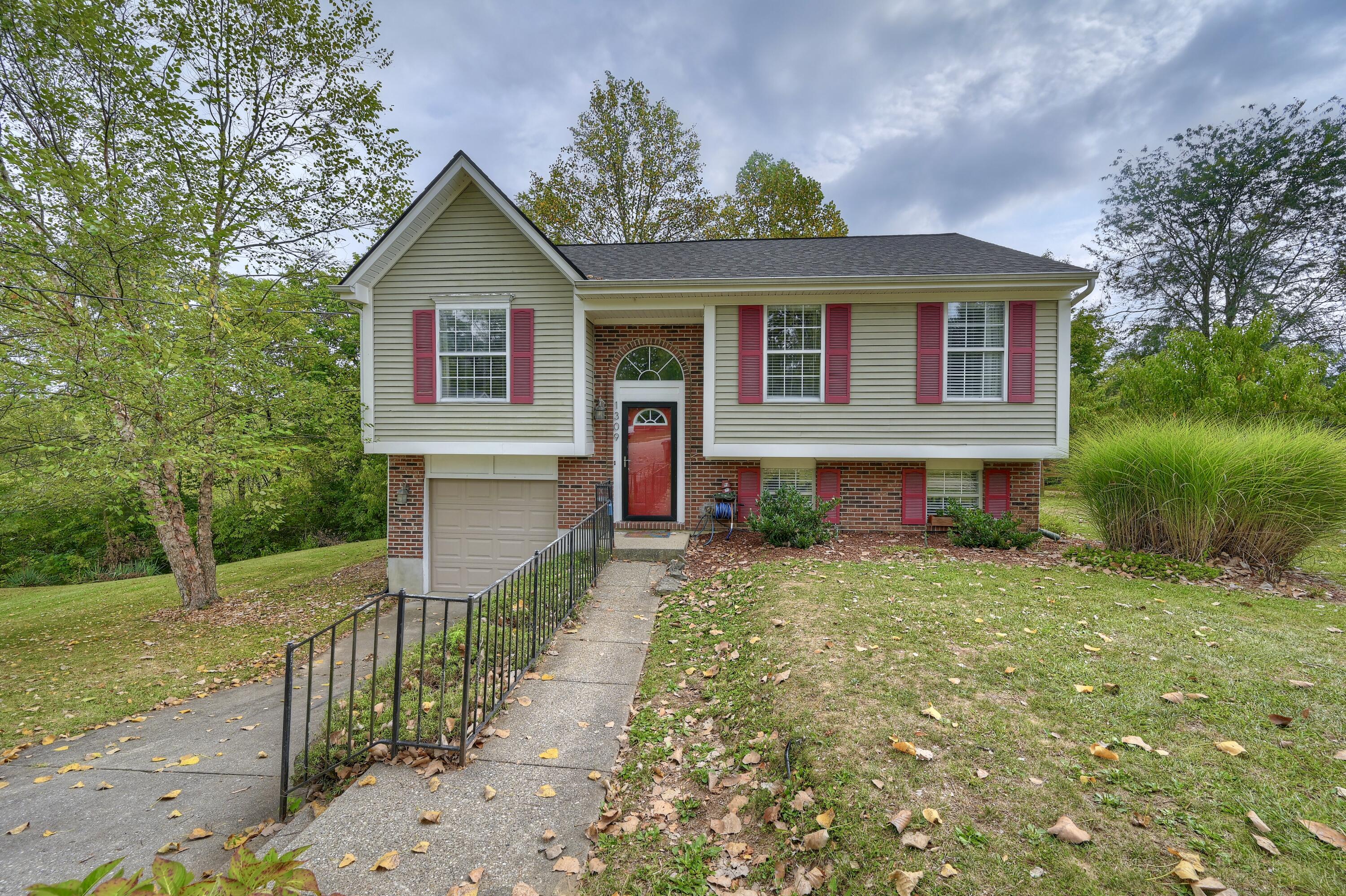 1309 Victory Lane Property Photo 1