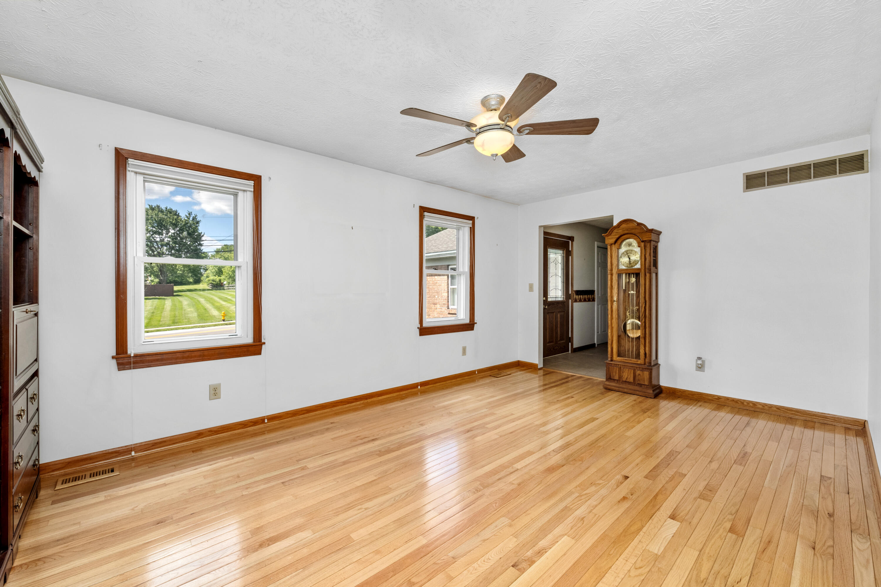 1129 Cayton Road Property Photo 7