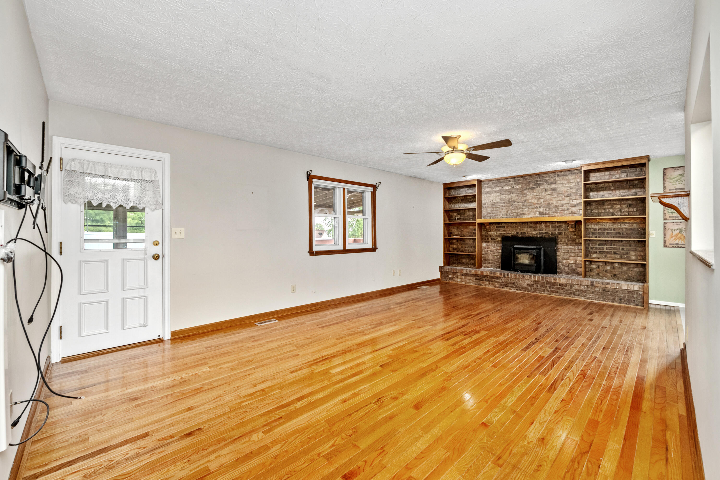 1129 Cayton Road Property Photo 8