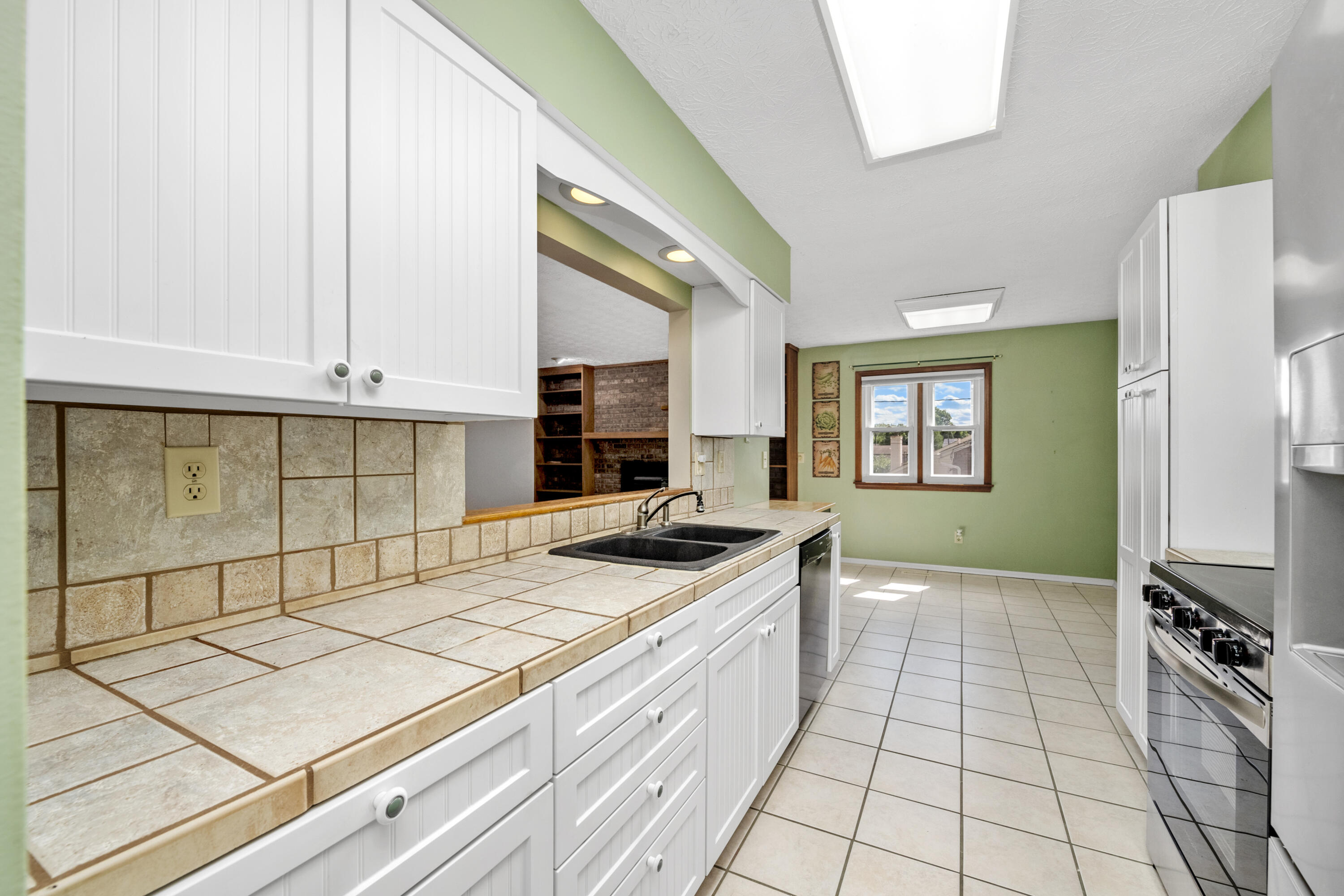 1129 Cayton Road Property Photo 9