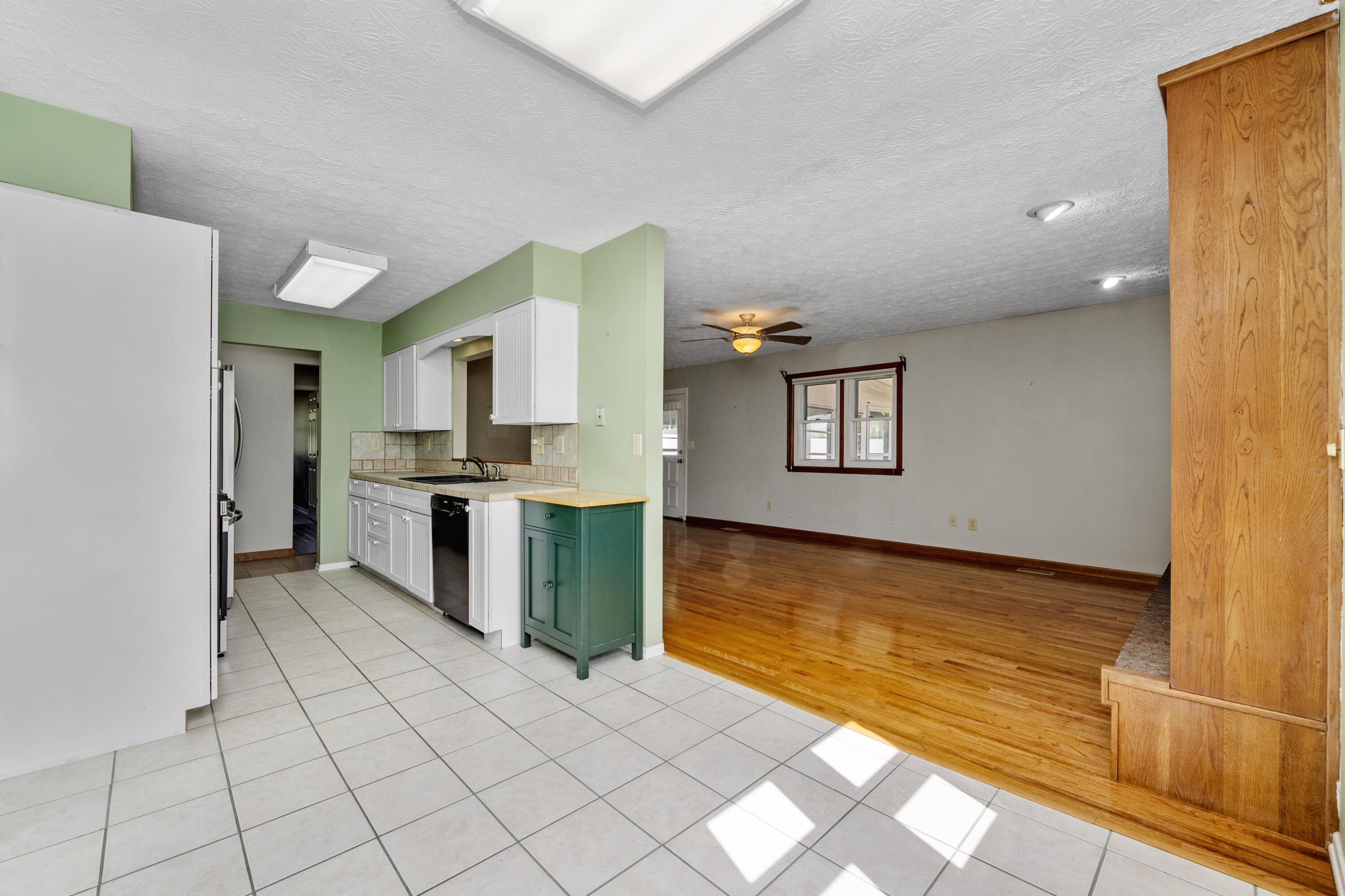 1129 Cayton Road Property Photo 11