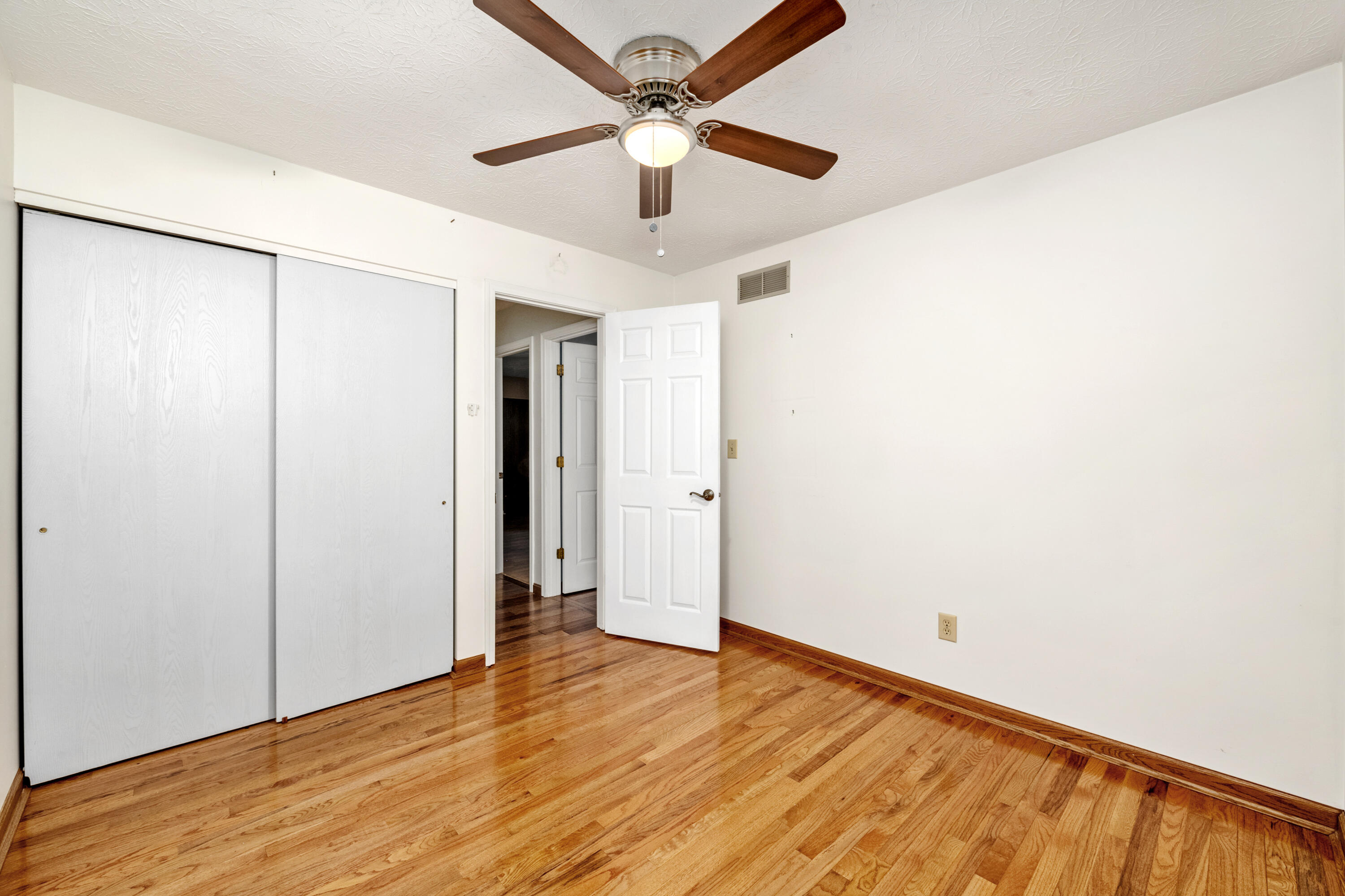 1129 Cayton Road Property Photo 16