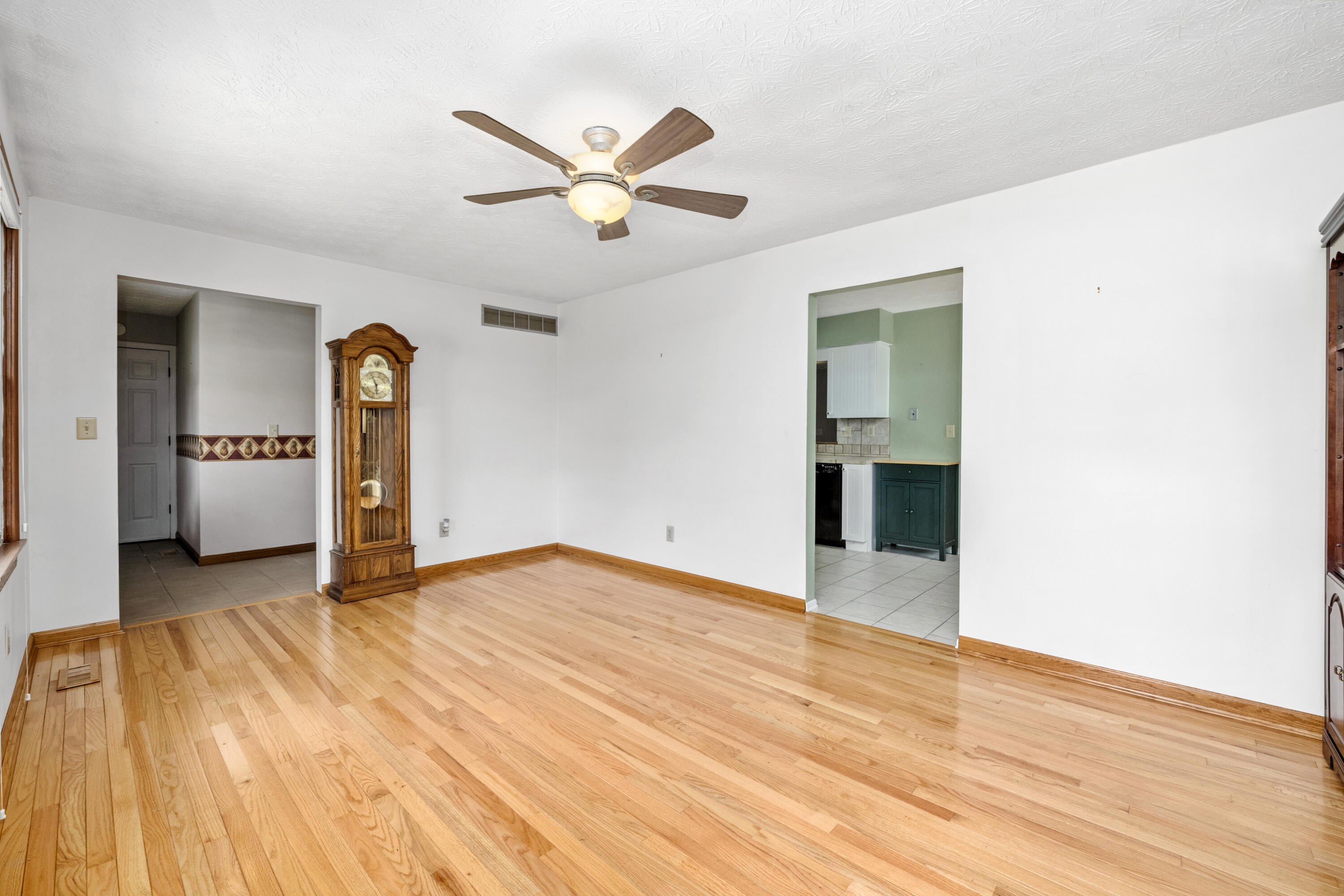1129 Cayton Road Property Photo 17