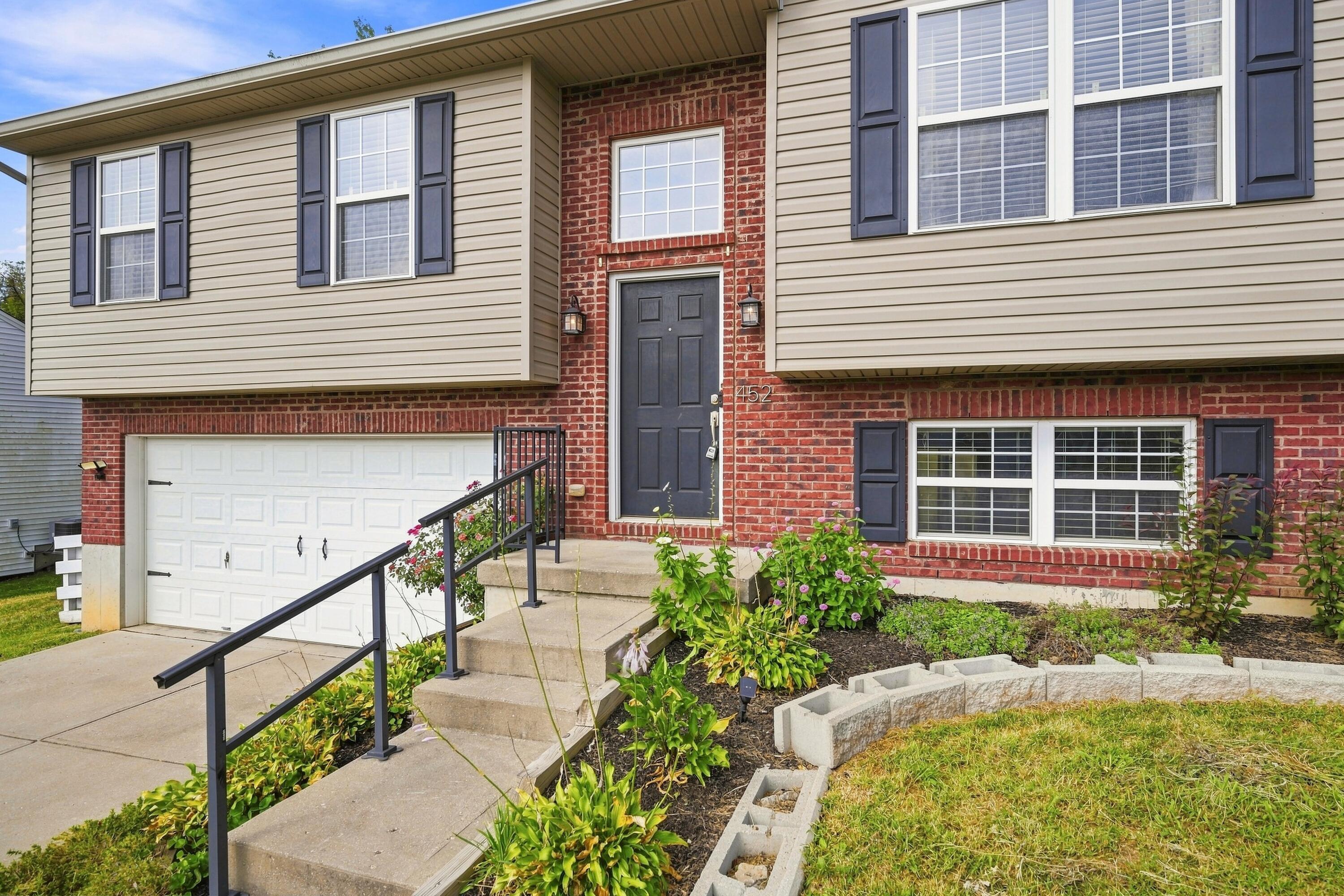 452 Eagle Creek Drive Property Photo 1