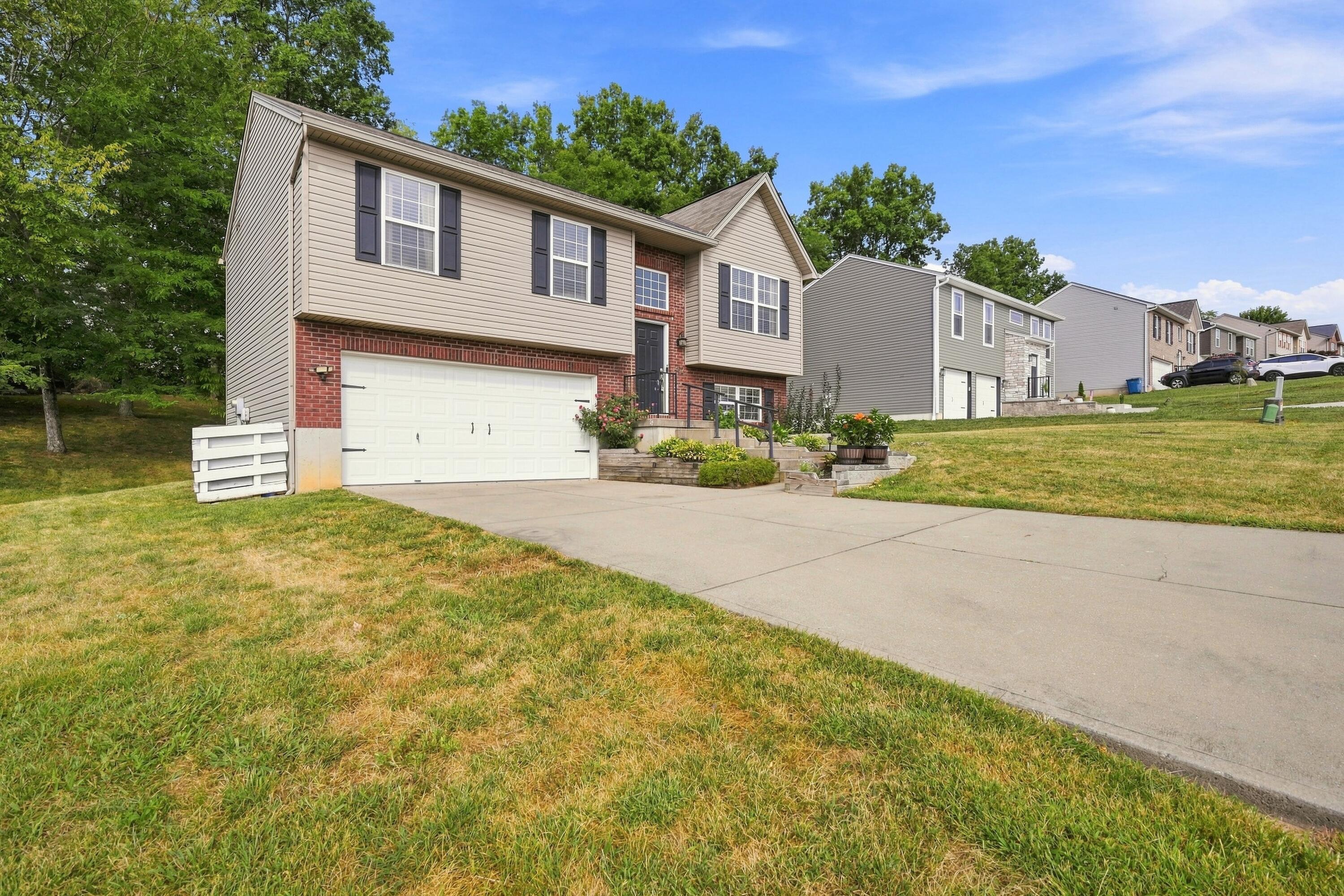 452 Eagle Creek Drive Property Photo 3