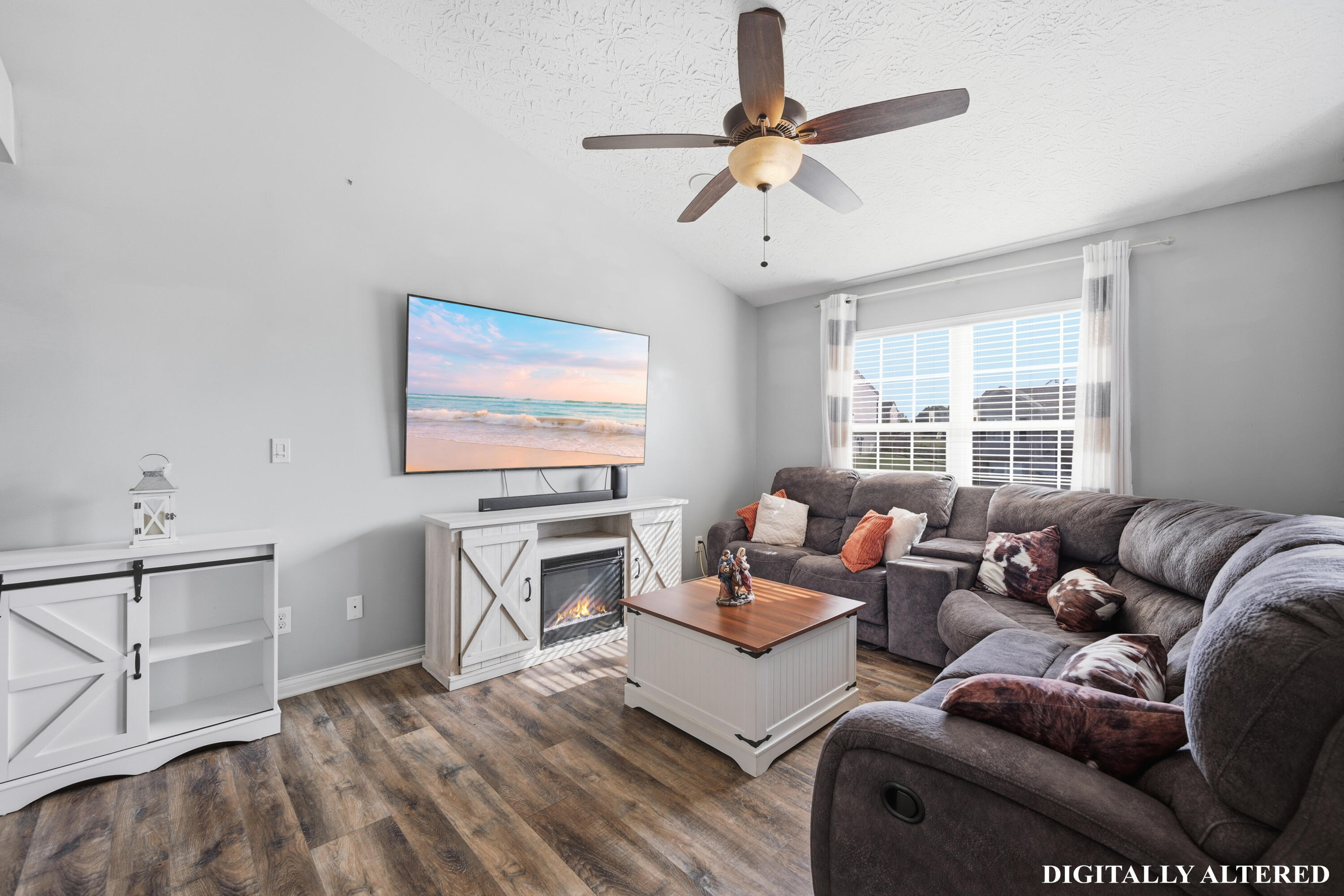 452 Eagle Creek Drive Property Photo 4