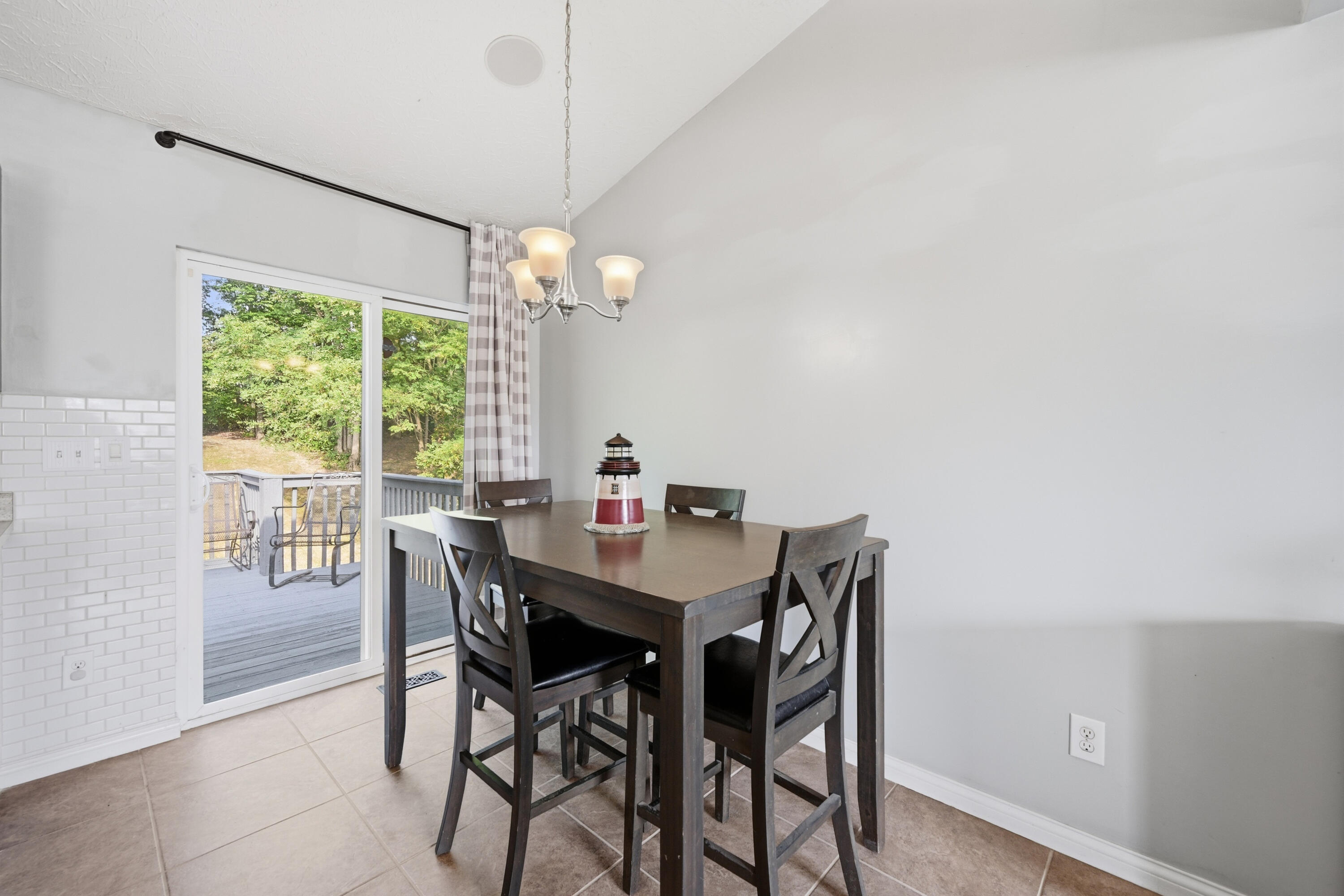 452 Eagle Creek Drive Property Photo 11