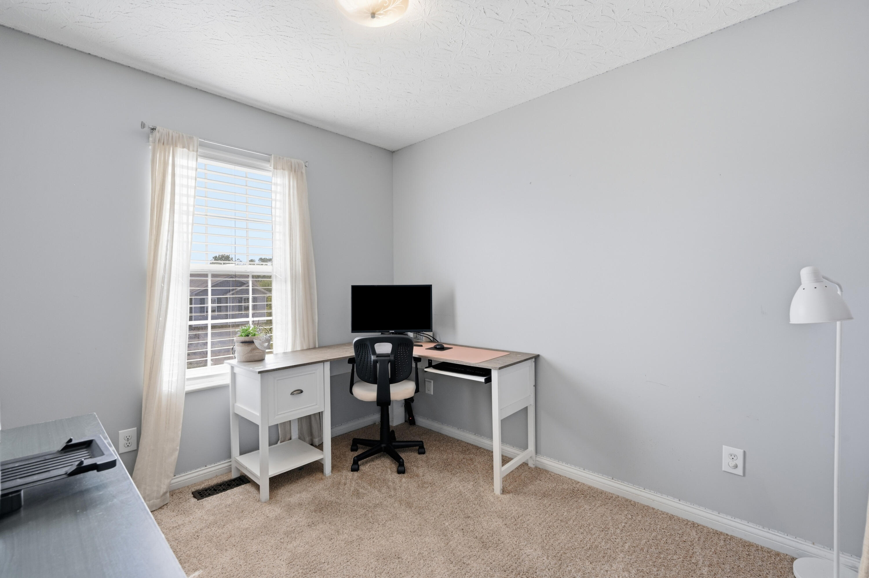 452 Eagle Creek Drive Property Photo 16