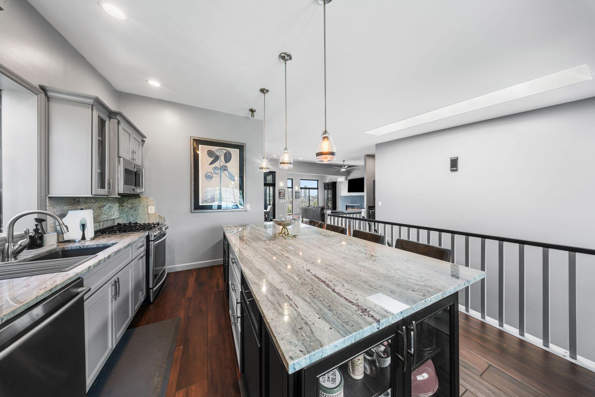 300 View Place Property Photo 19