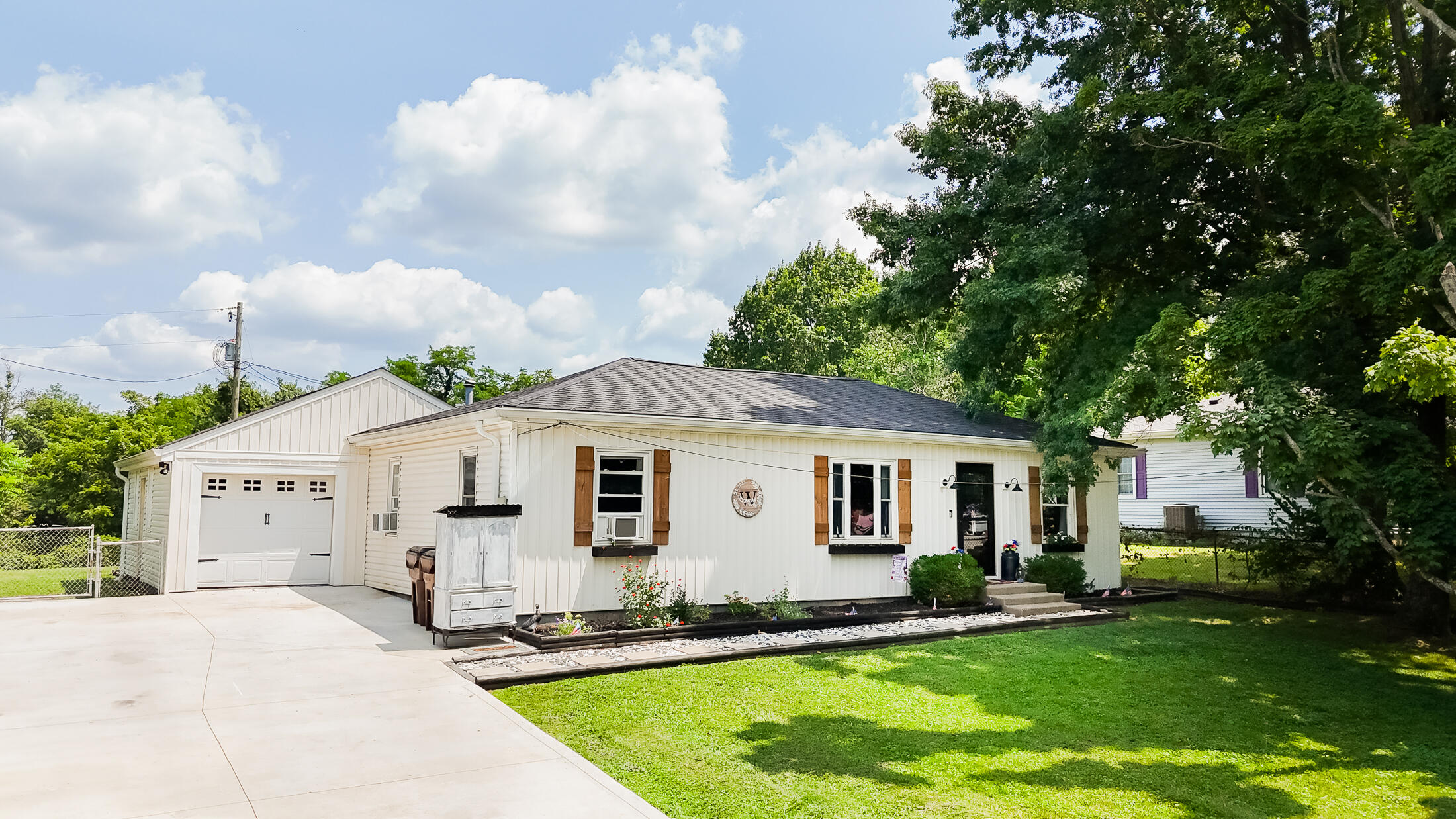 538 Old Bristow Road Property Photo 1