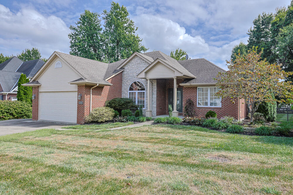 28 N Dilcrest Circle Property Photo 1