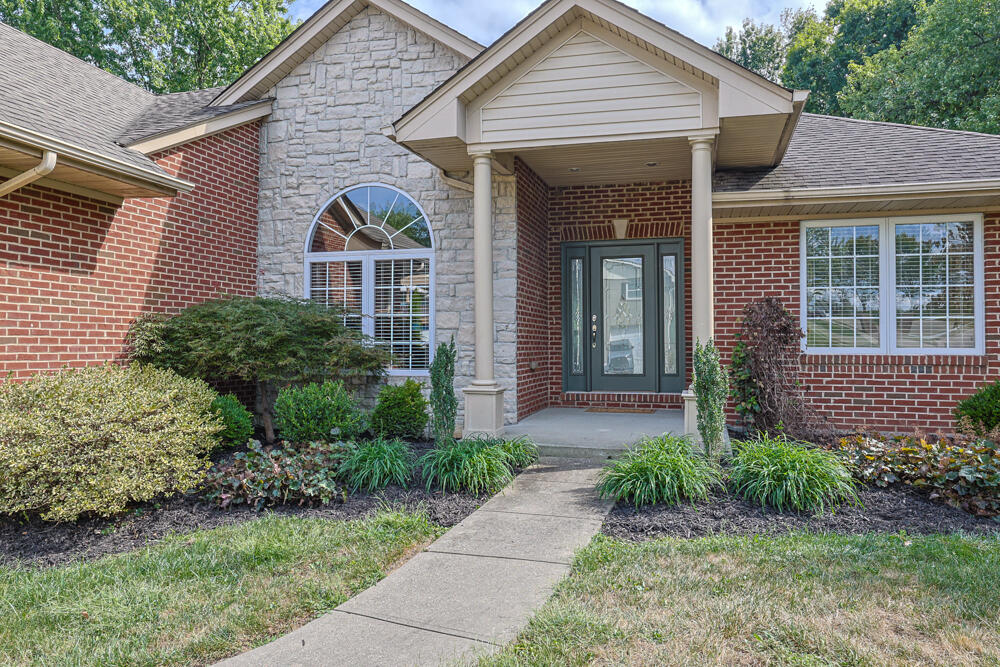 28 N Dilcrest Circle Property Photo 2