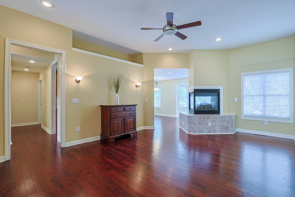 28 N Dilcrest Circle Property Photo 5