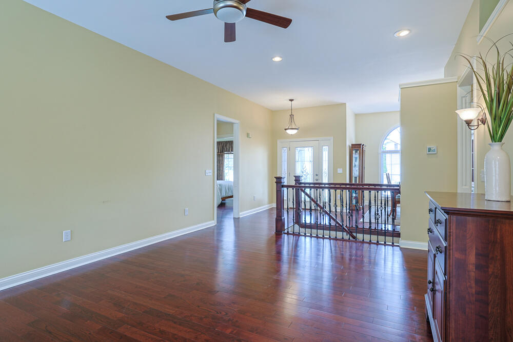 28 N Dilcrest Circle Property Photo 8