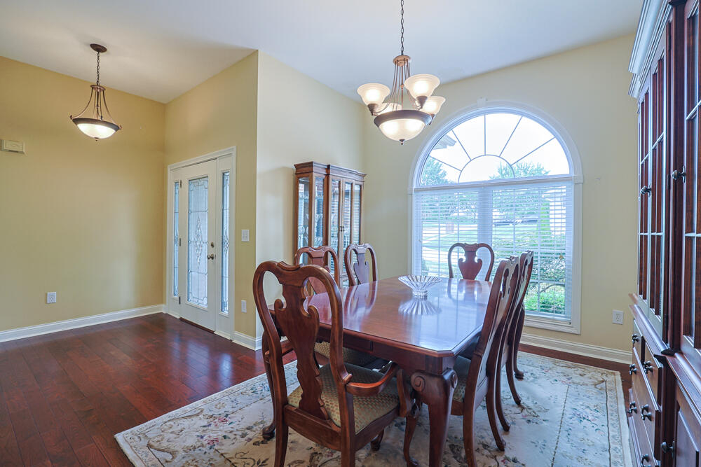 28 N Dilcrest Circle Property Photo 12