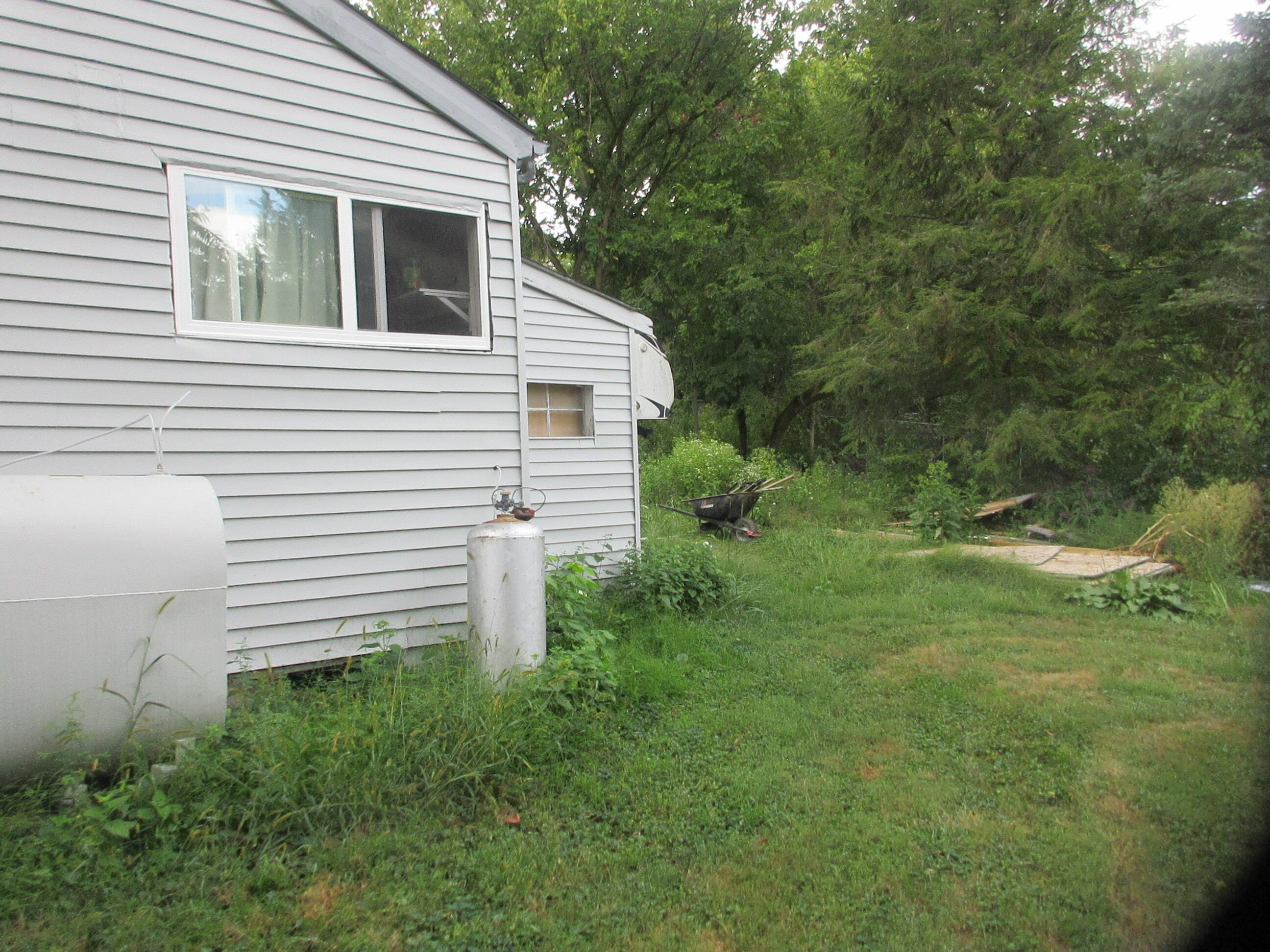 196 Shaw Avenue Property Photo 5