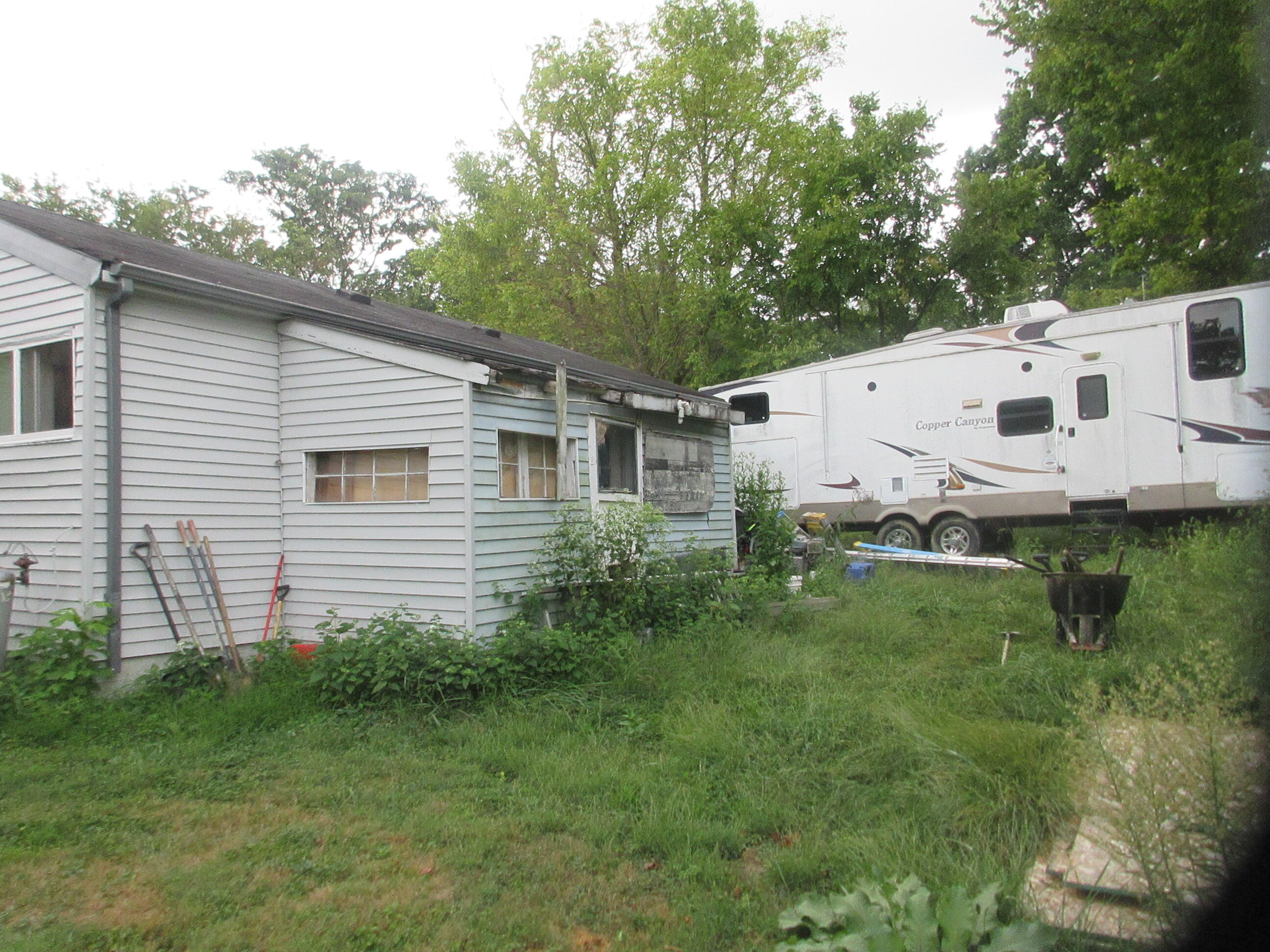 196 Shaw Avenue Property Photo 6