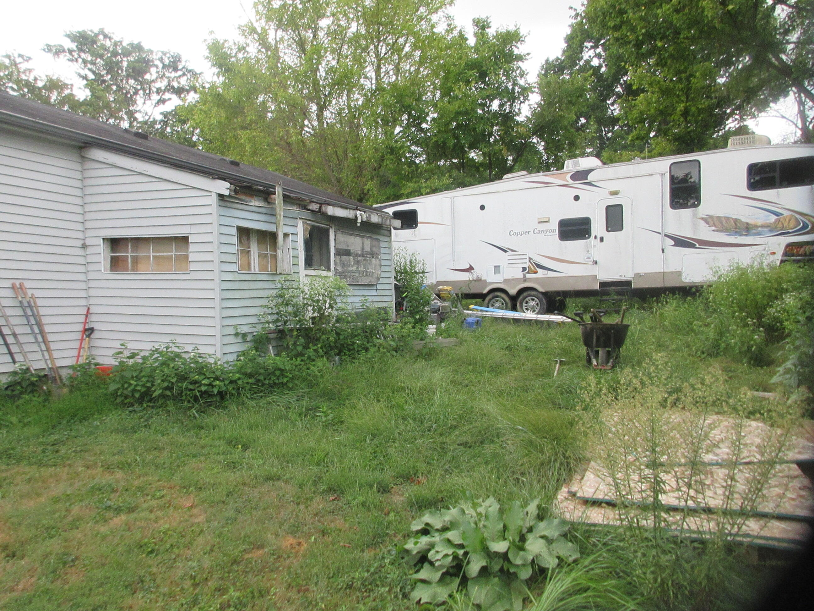 196 Shaw Avenue Property Photo 7