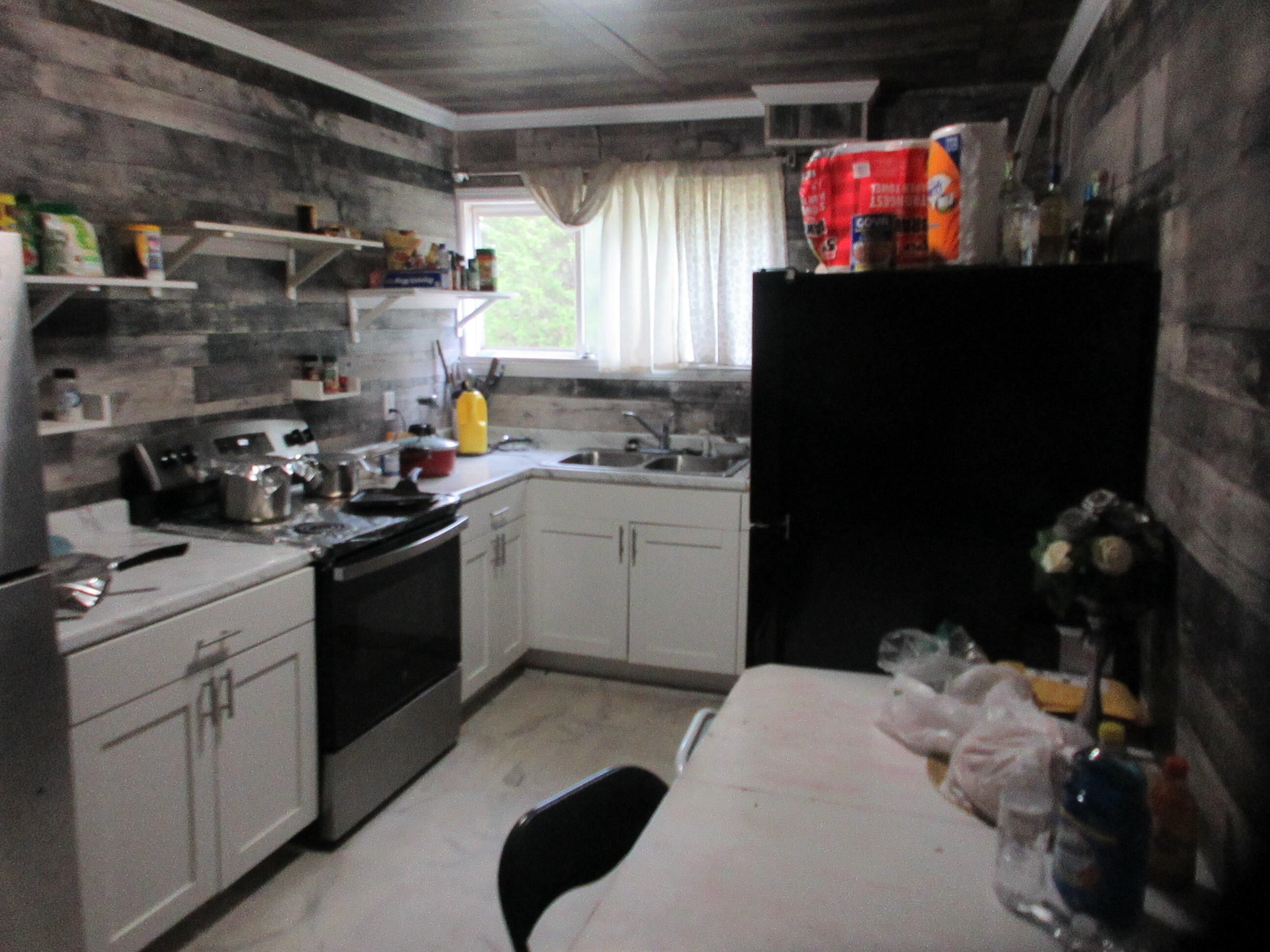 196 Shaw Avenue Property Photo 8