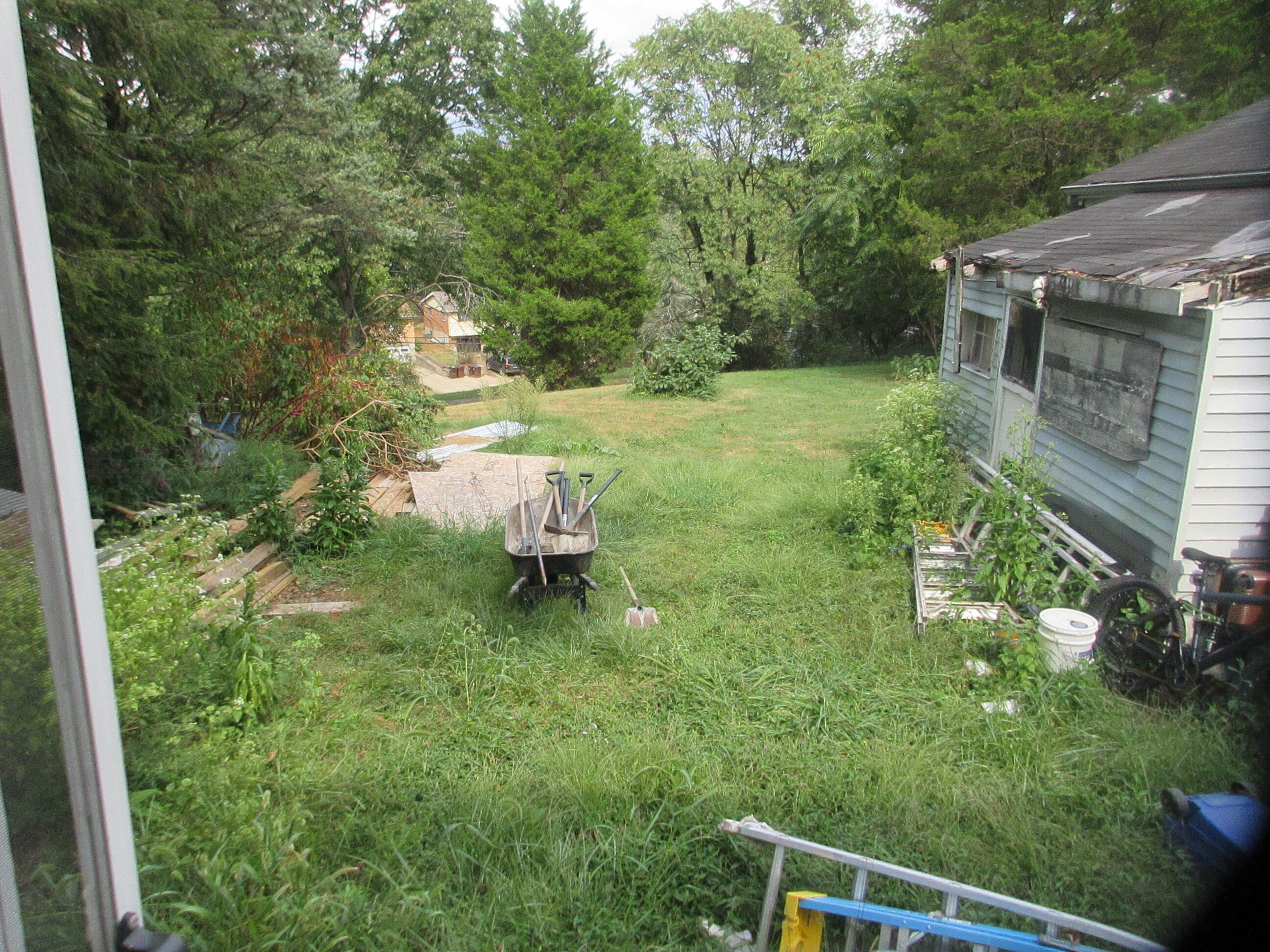 196 Shaw Avenue Property Photo 14
