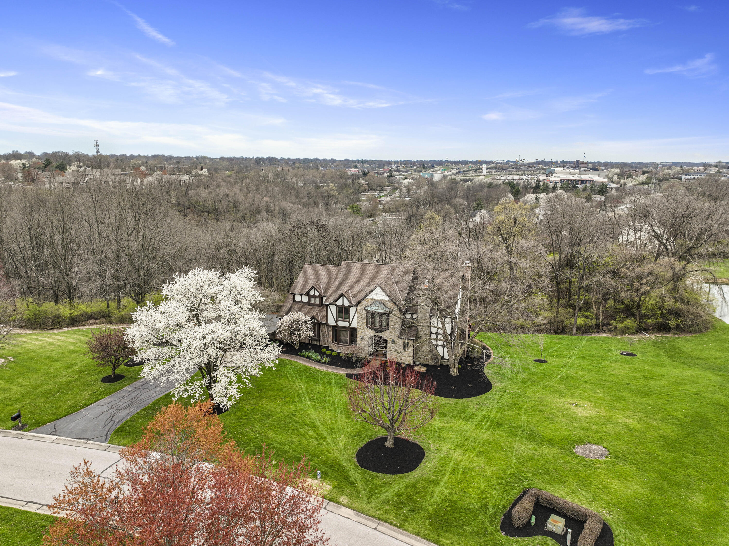 2041 Edenderry Drive Property Photo