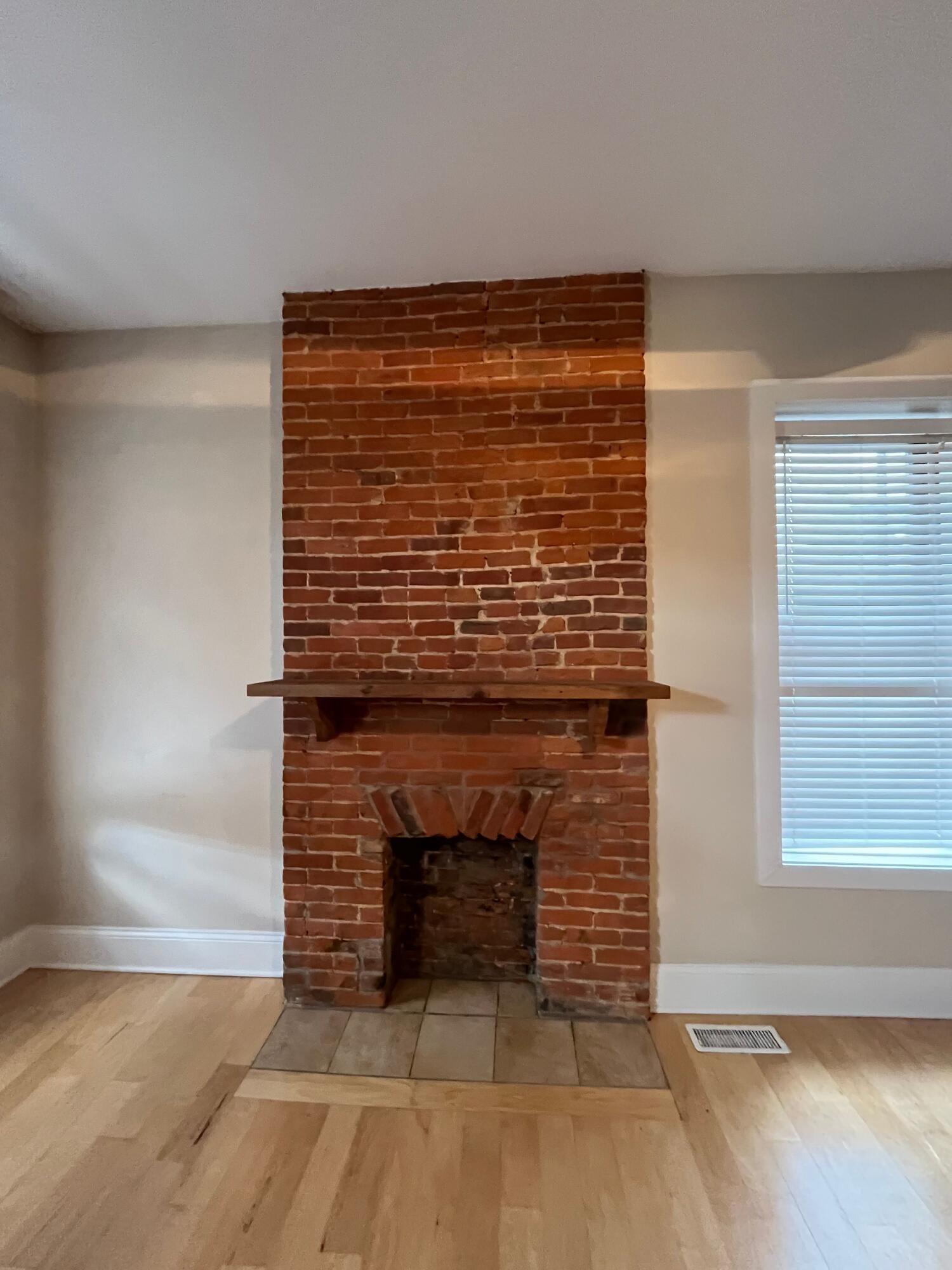 115 E 8th Street Property Photo 6