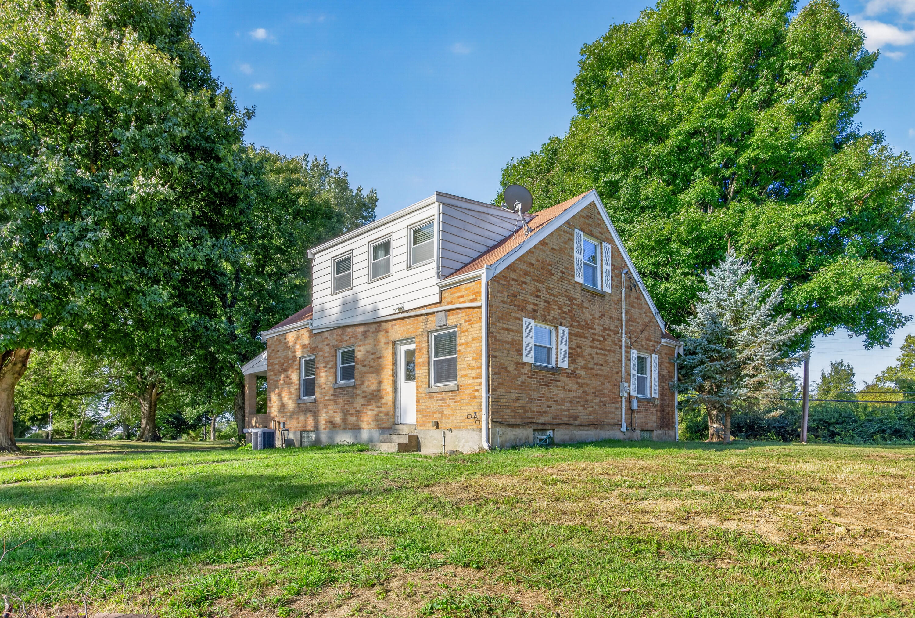 1820 Old N Bend Road Property Photo 9
