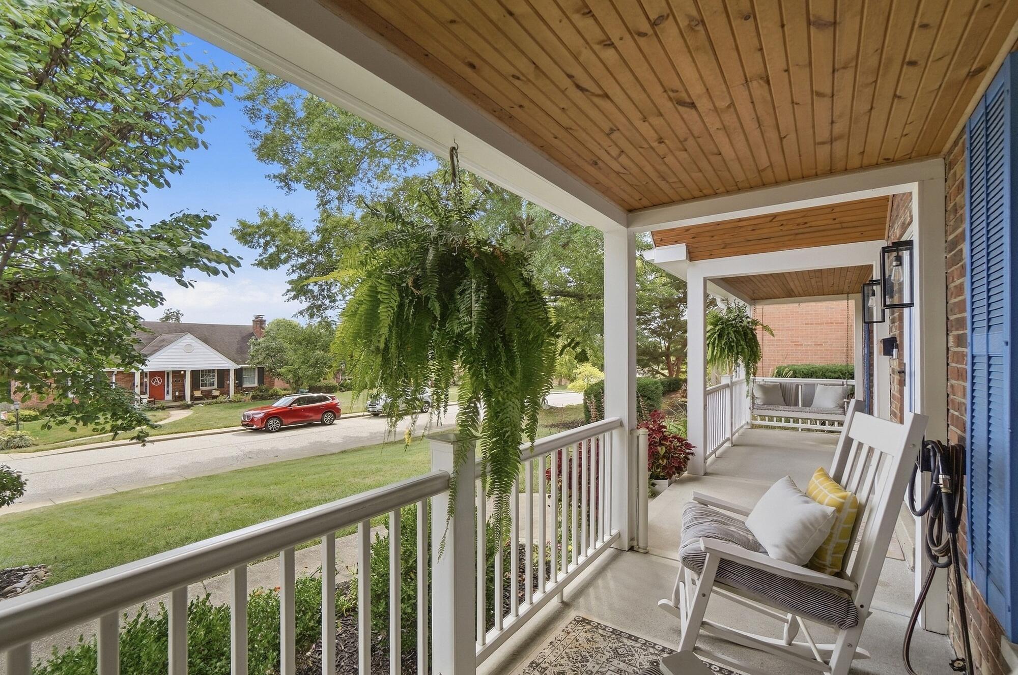 1715 Mount Vernon Drive Property Photo 3