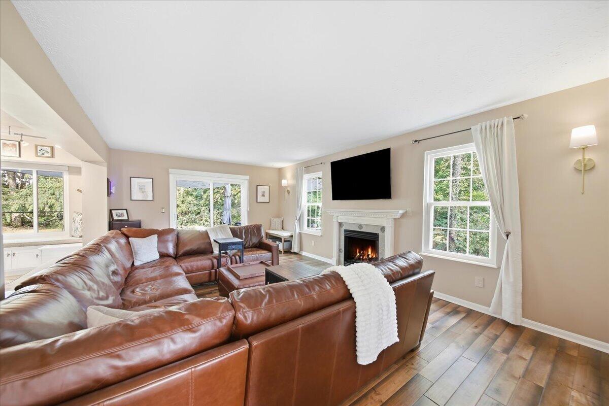 10001 Irish Way Property Photo 9